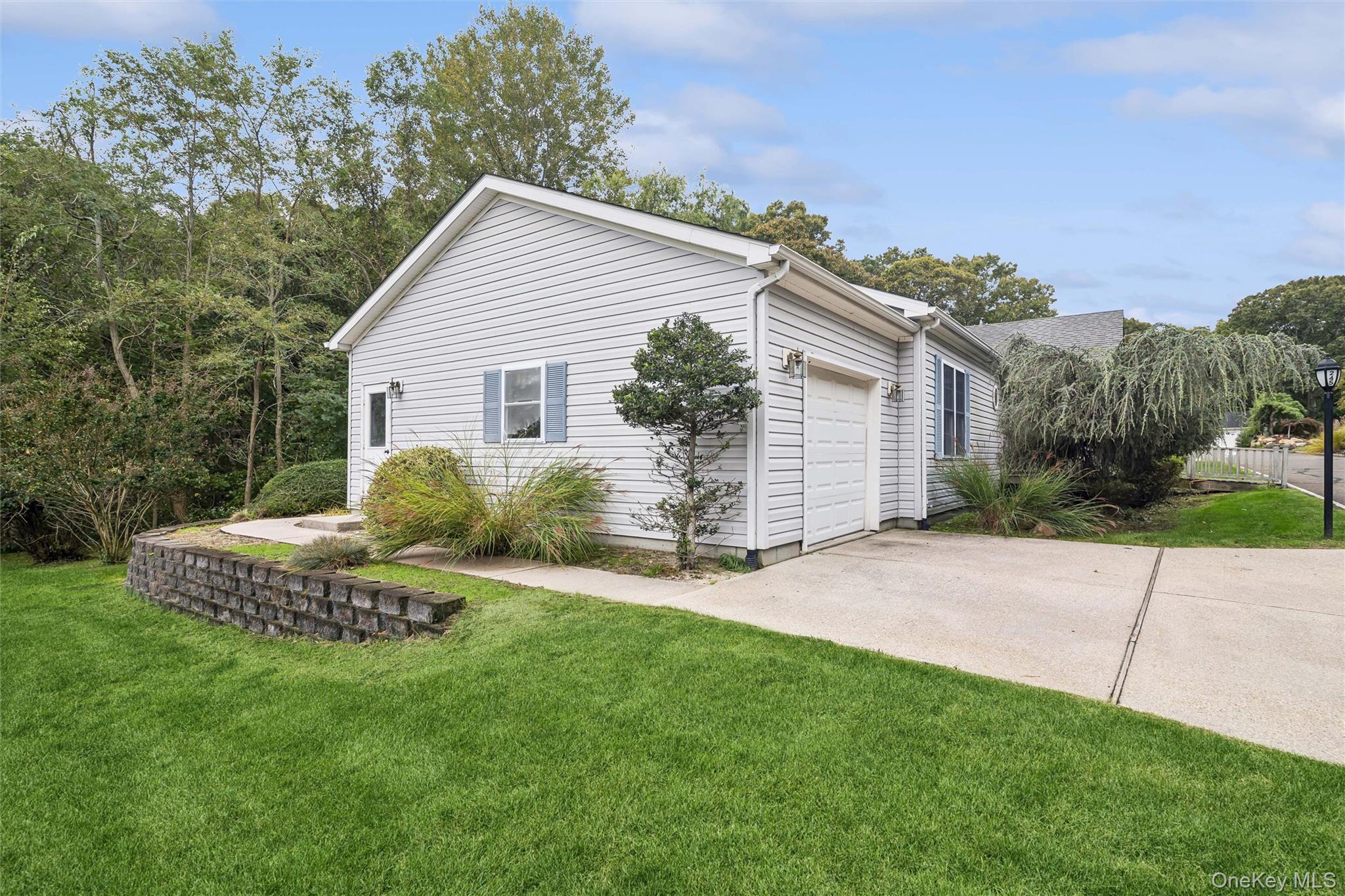 1407 Middle Road, Unit 245 photo 12