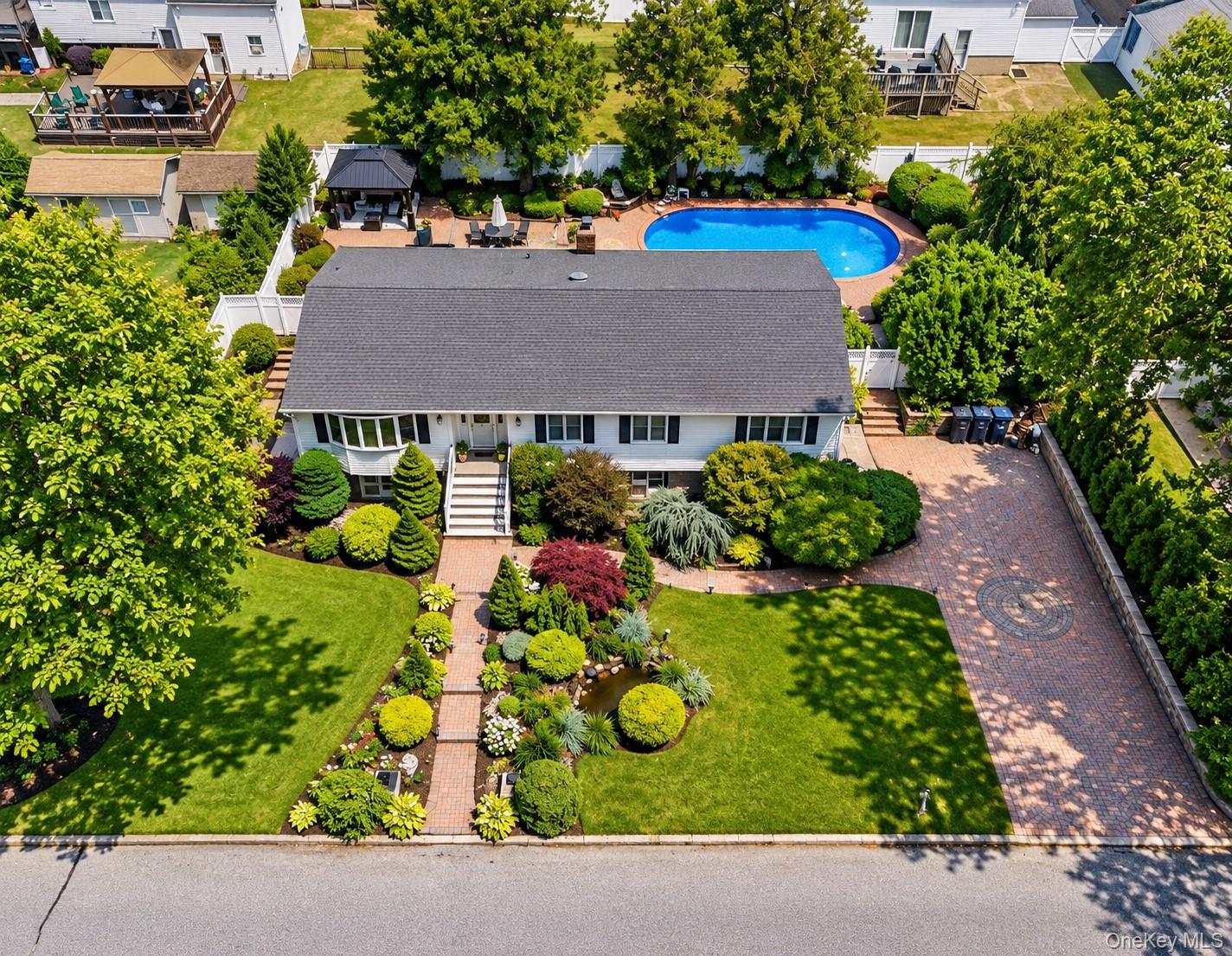 9 Starr Street – For Sale photo 2