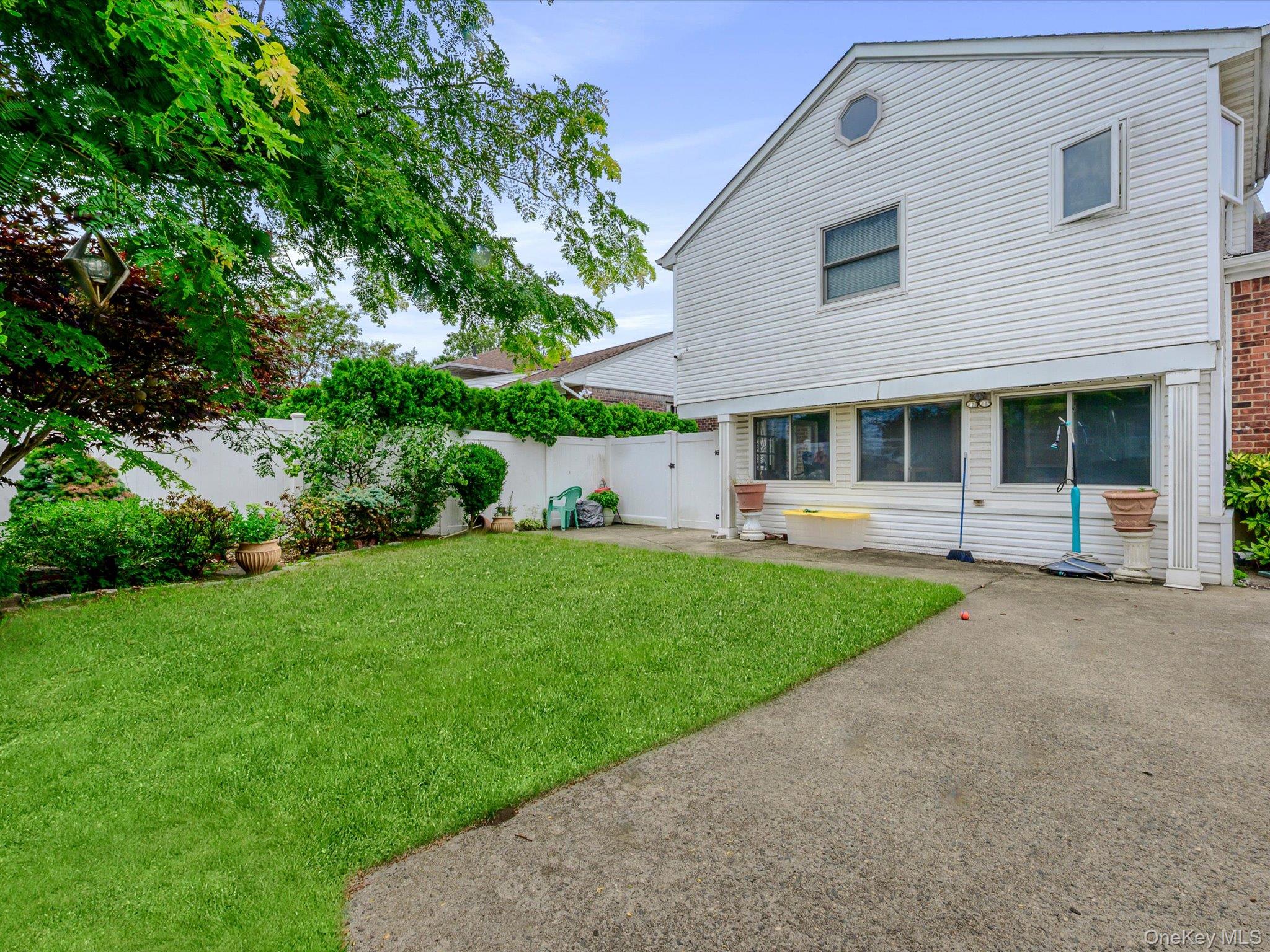 2182 Baylis Avenue – For Sale photo 27