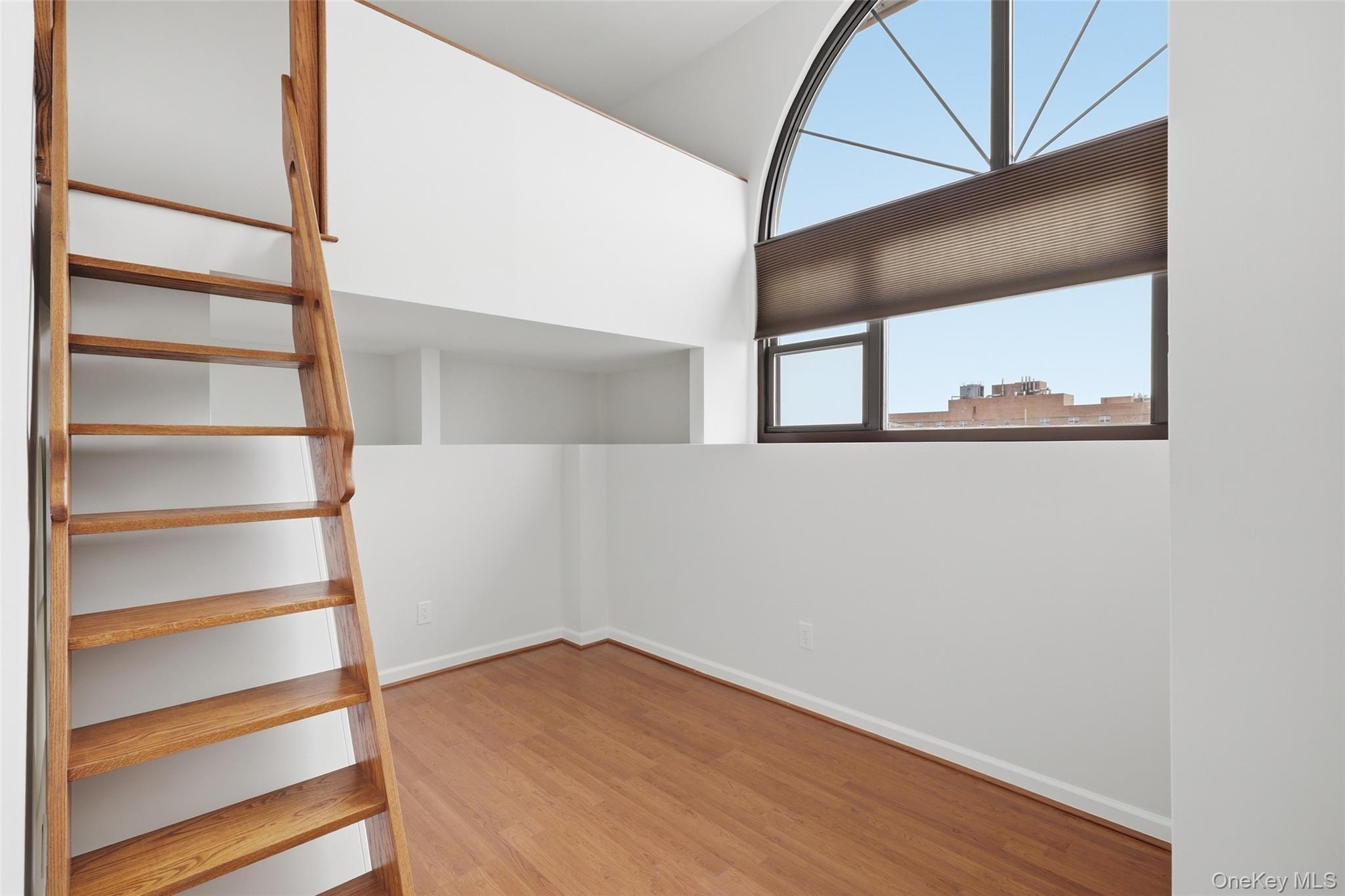 185 W Park Avenue, Unit 518 photo 12