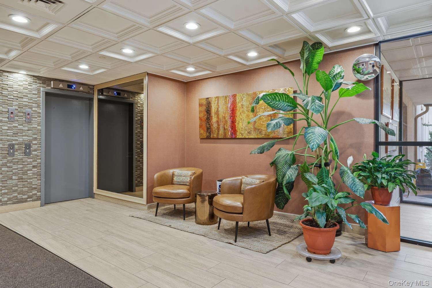 185 W Park Avenue, Unit 518 photo 4