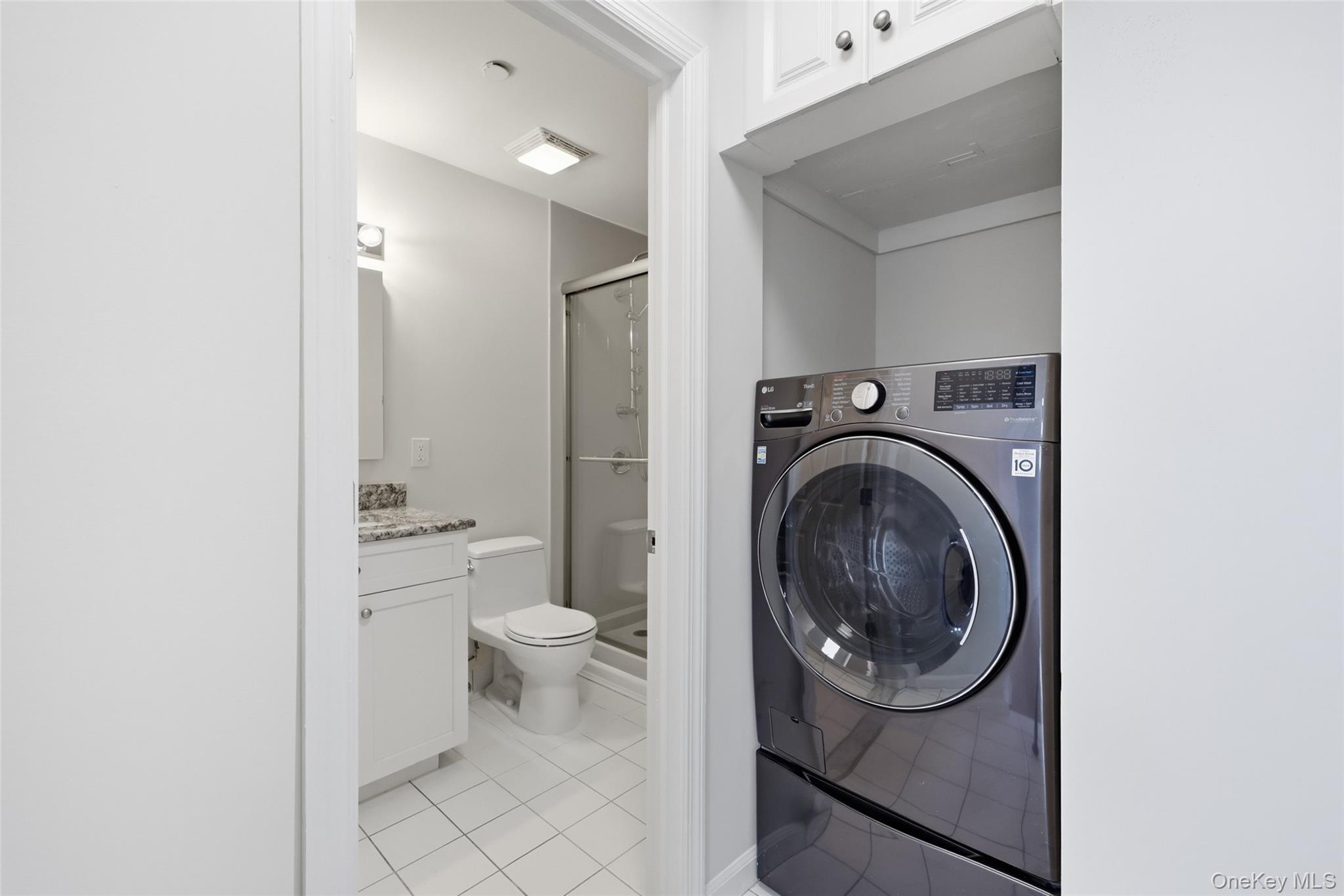 185 W Park Avenue, Unit 518 photo 19