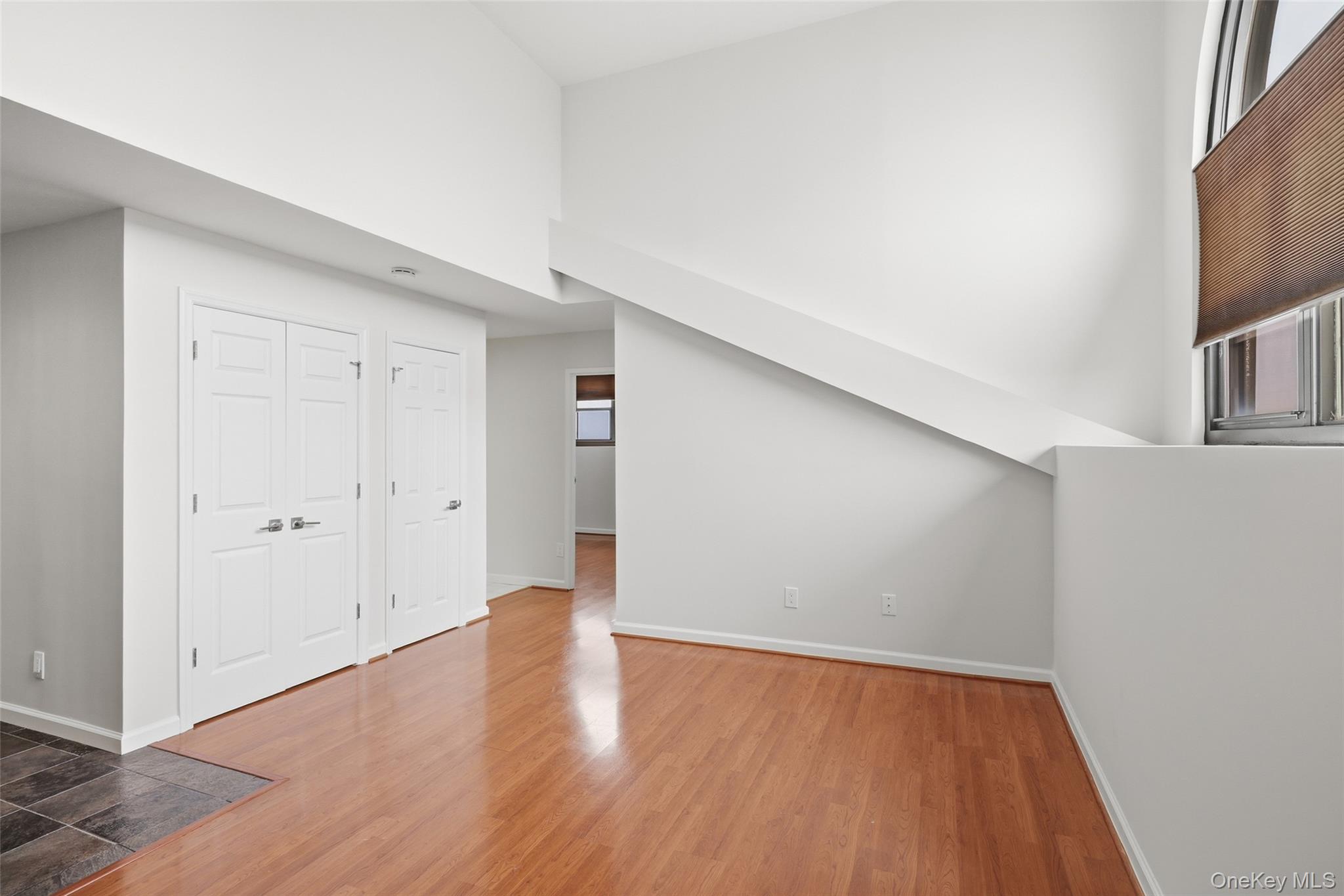 185 W Park Avenue, Unit 518 photo 8