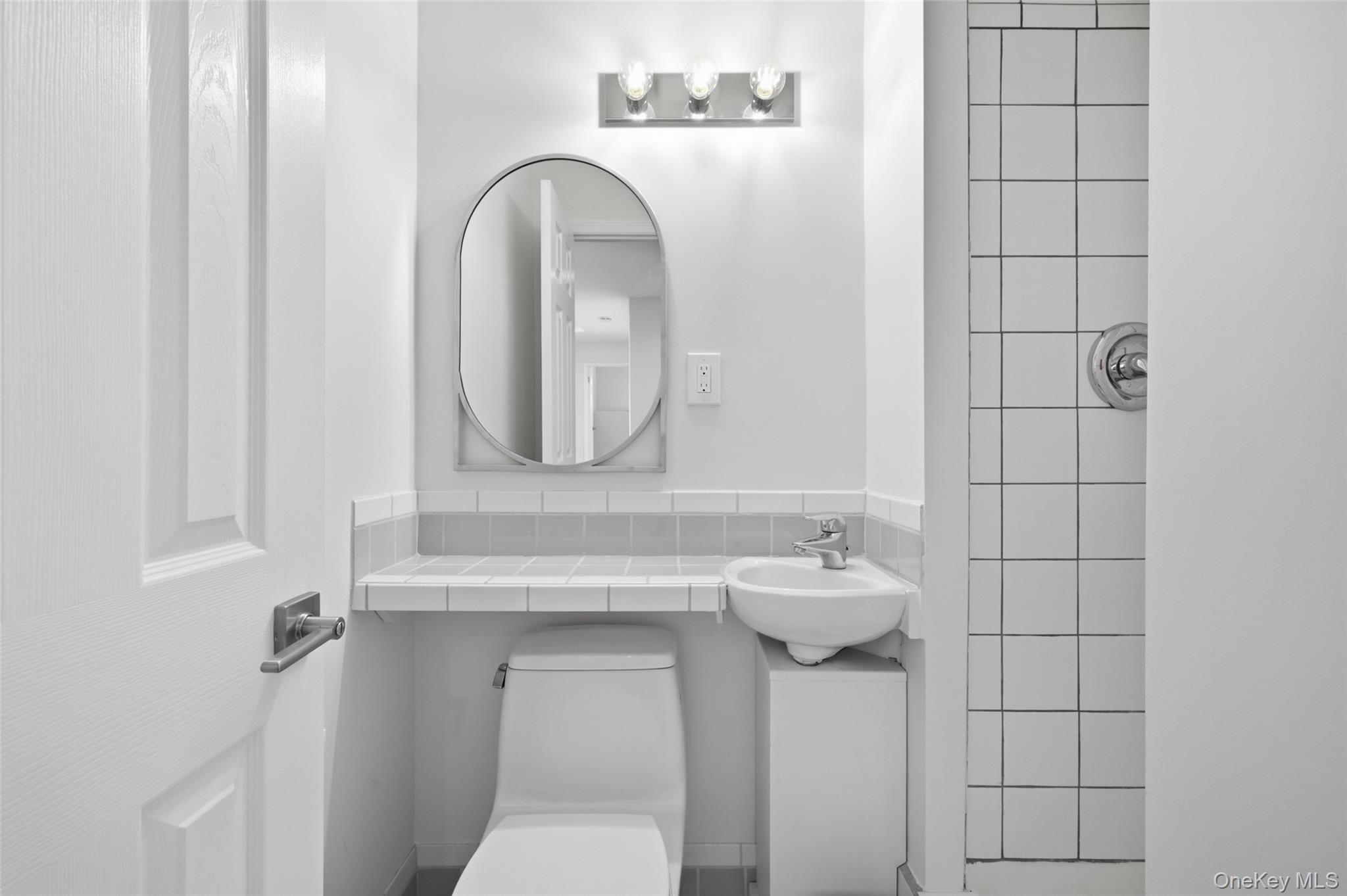 185 W Park Avenue, Unit 518 photo 11