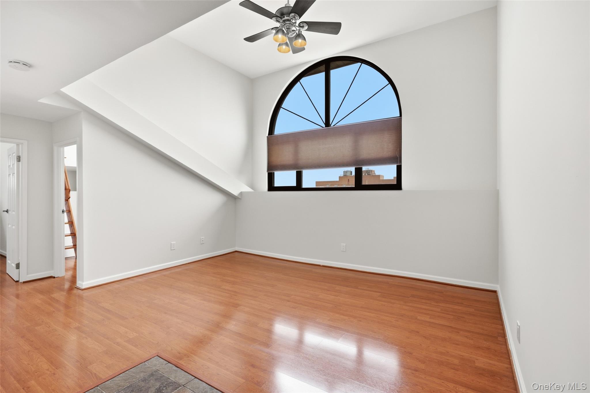 185 W Park Avenue, Unit 518 photo 7