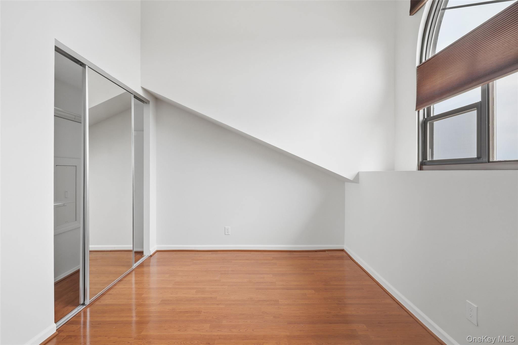 185 W Park Avenue, Unit 518 photo 18
