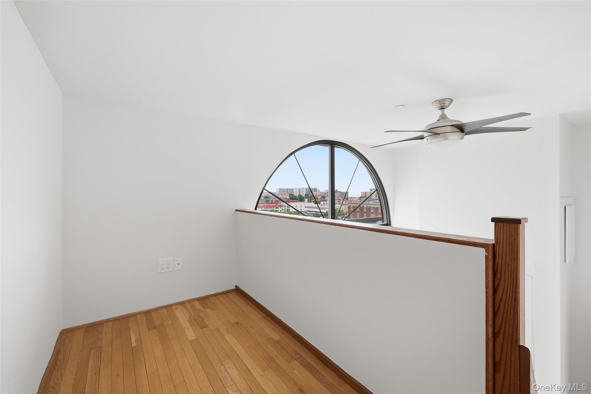 185 W Park Avenue, Unit 518 photo 14