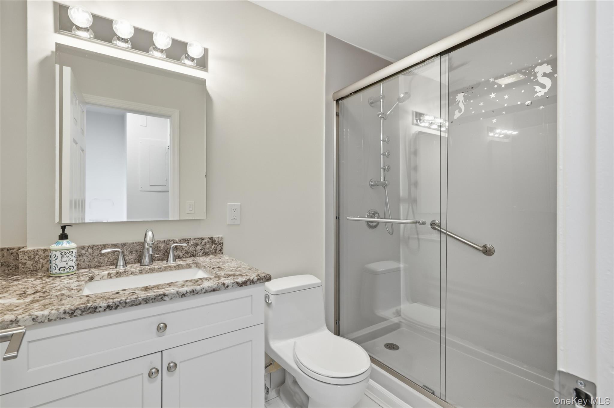 185 W Park Avenue, Unit 518 photo 21