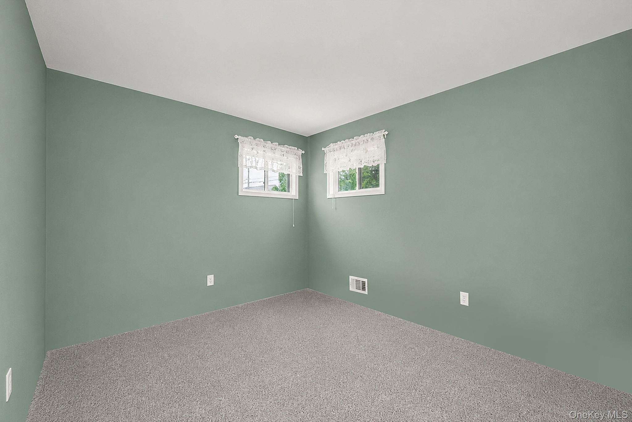 40 E Oakdale Street – For Sale photo 14