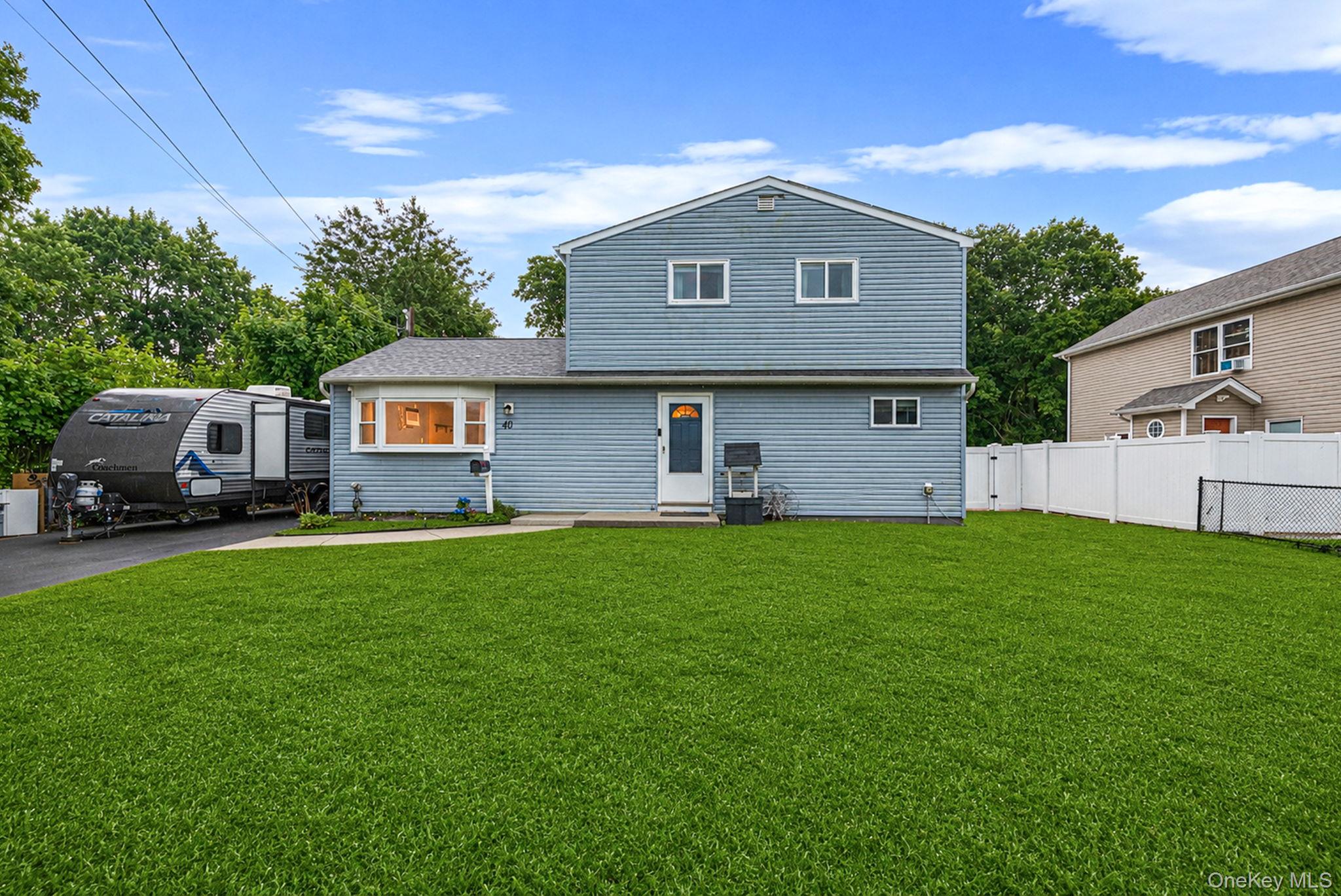 40 E Oakdale Street – For Sale