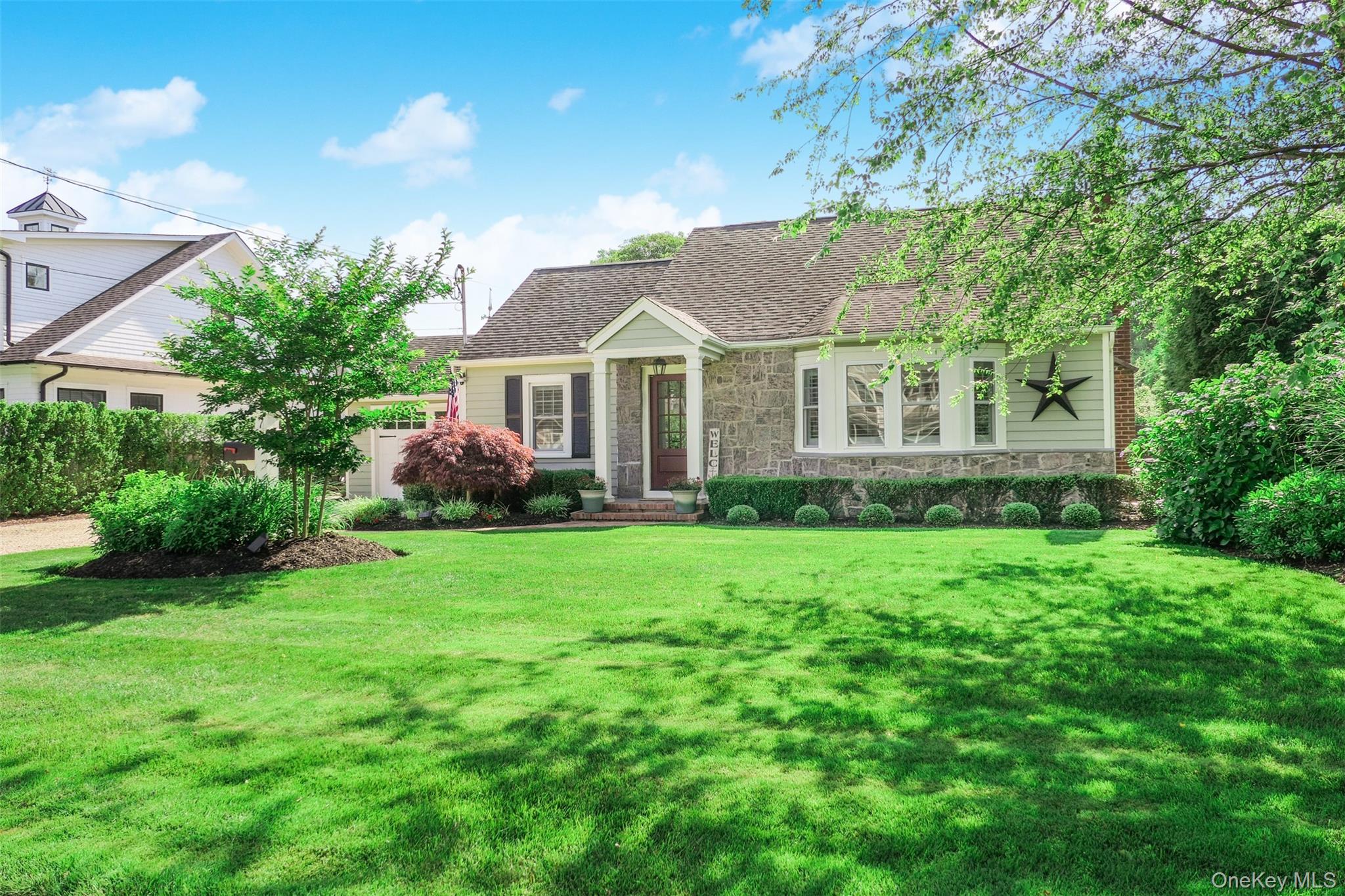 7 Country Club Road – For Sale photo 2