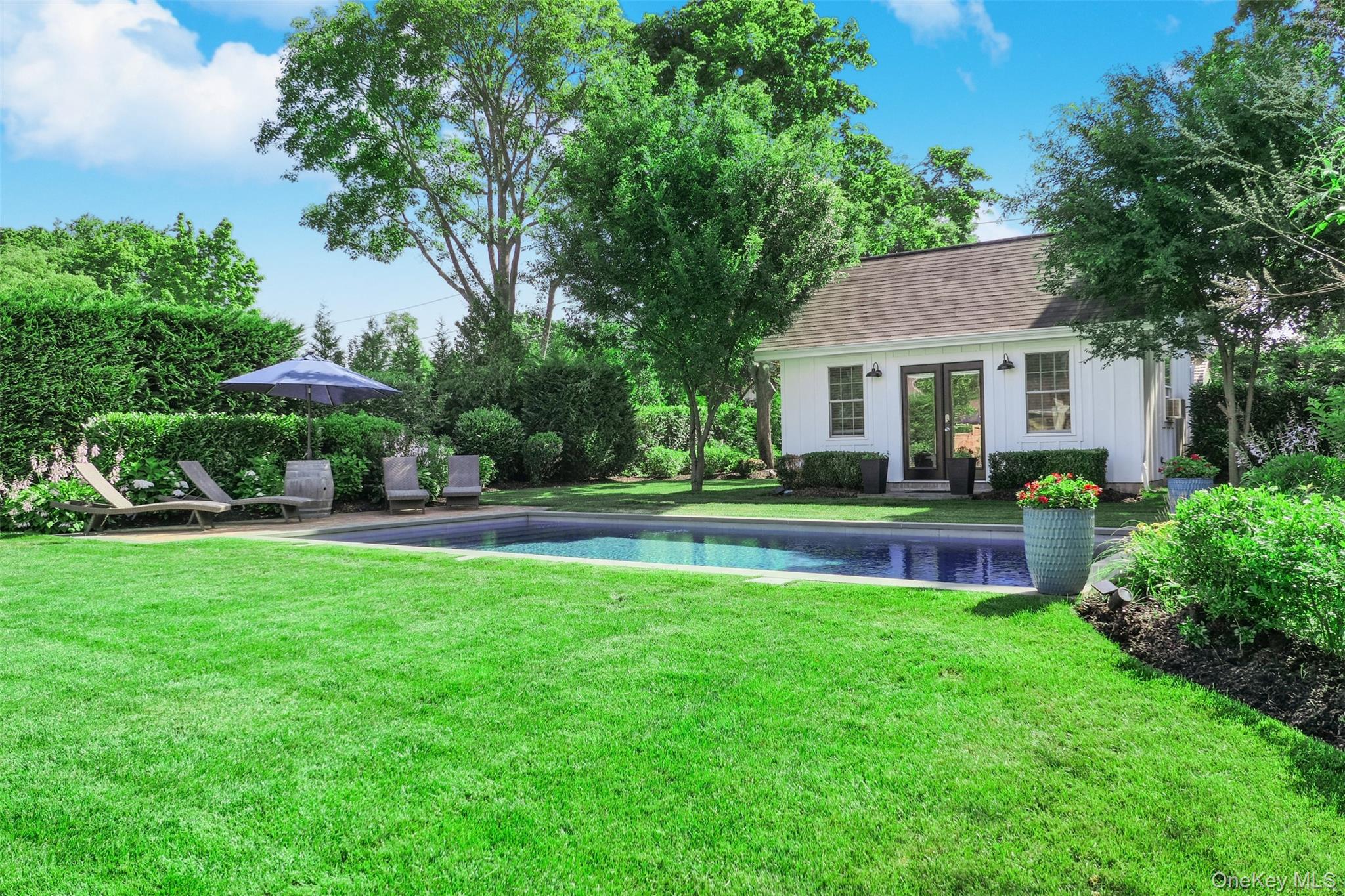 7 Country Club Road – For Sale photo 4