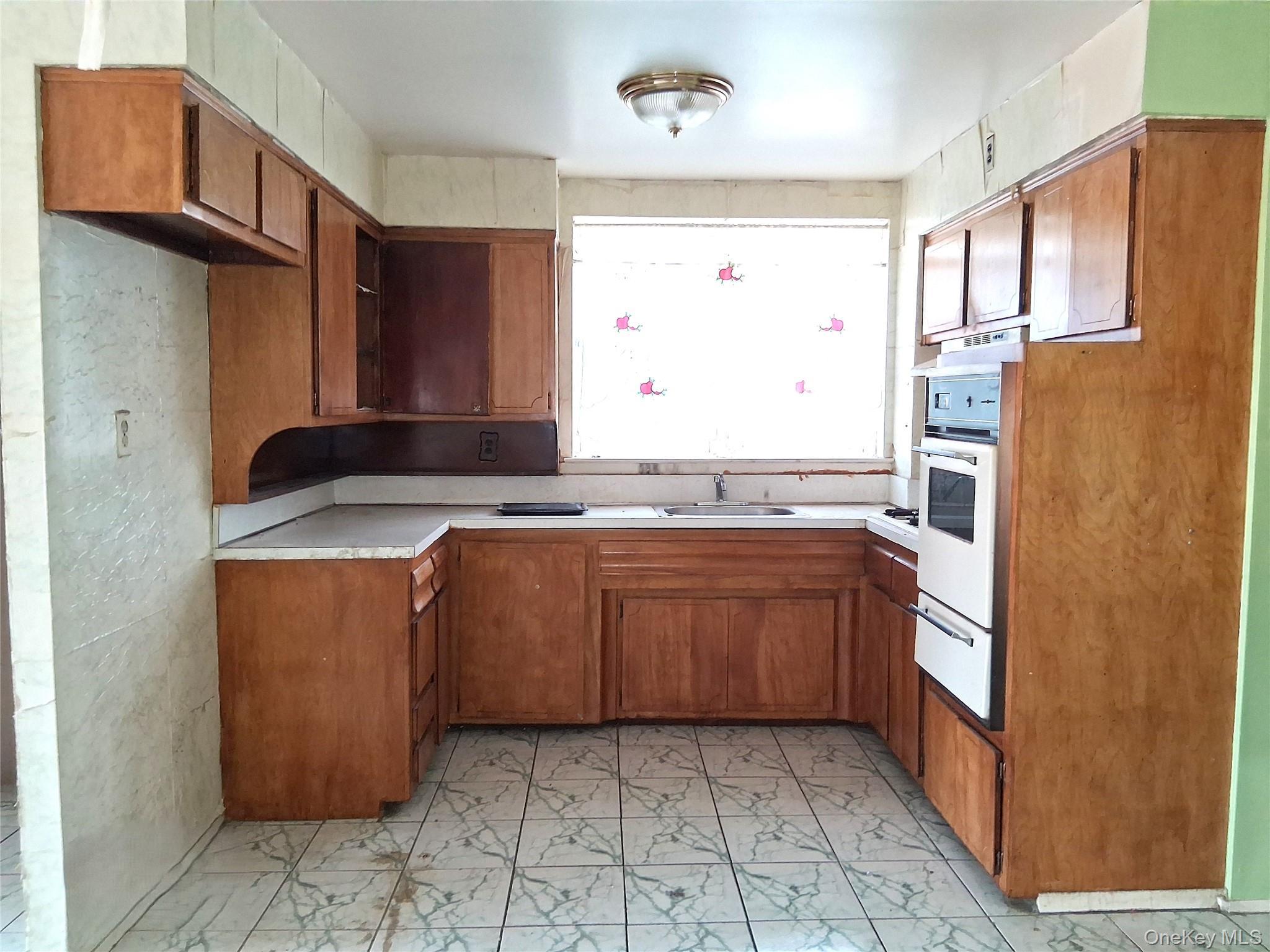 1386 Remsen Avenue – For Sale photo 15