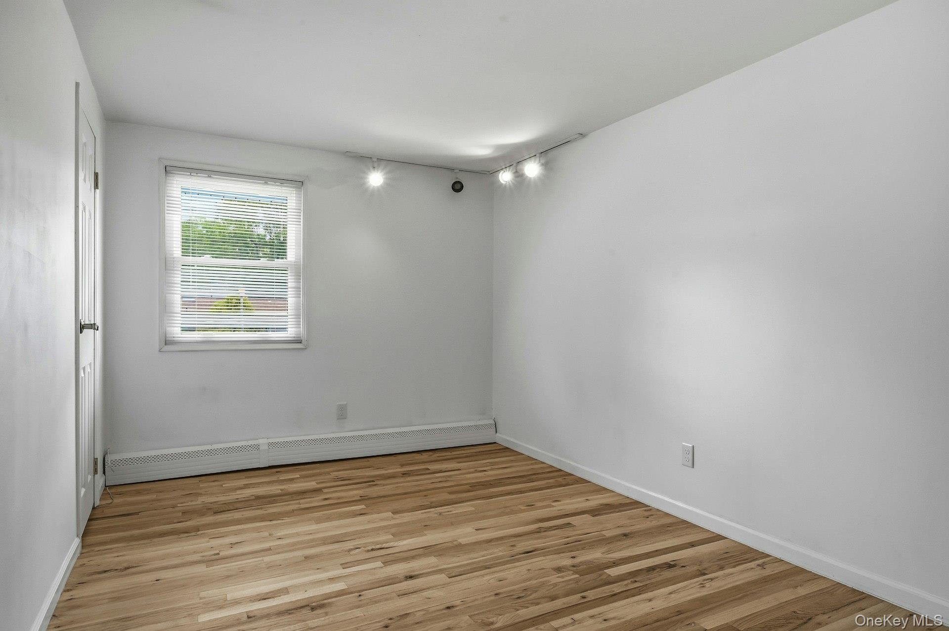 26 King Street – For Sale photo 36