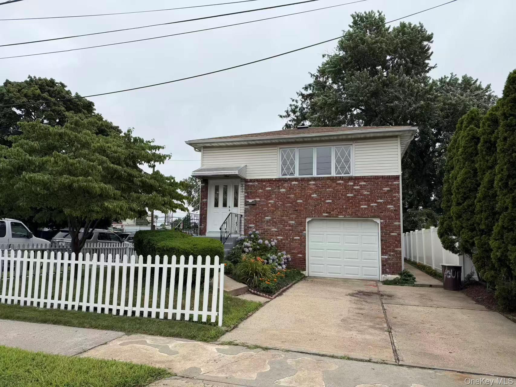 858 Oliver Avenue – For Sale photo 4