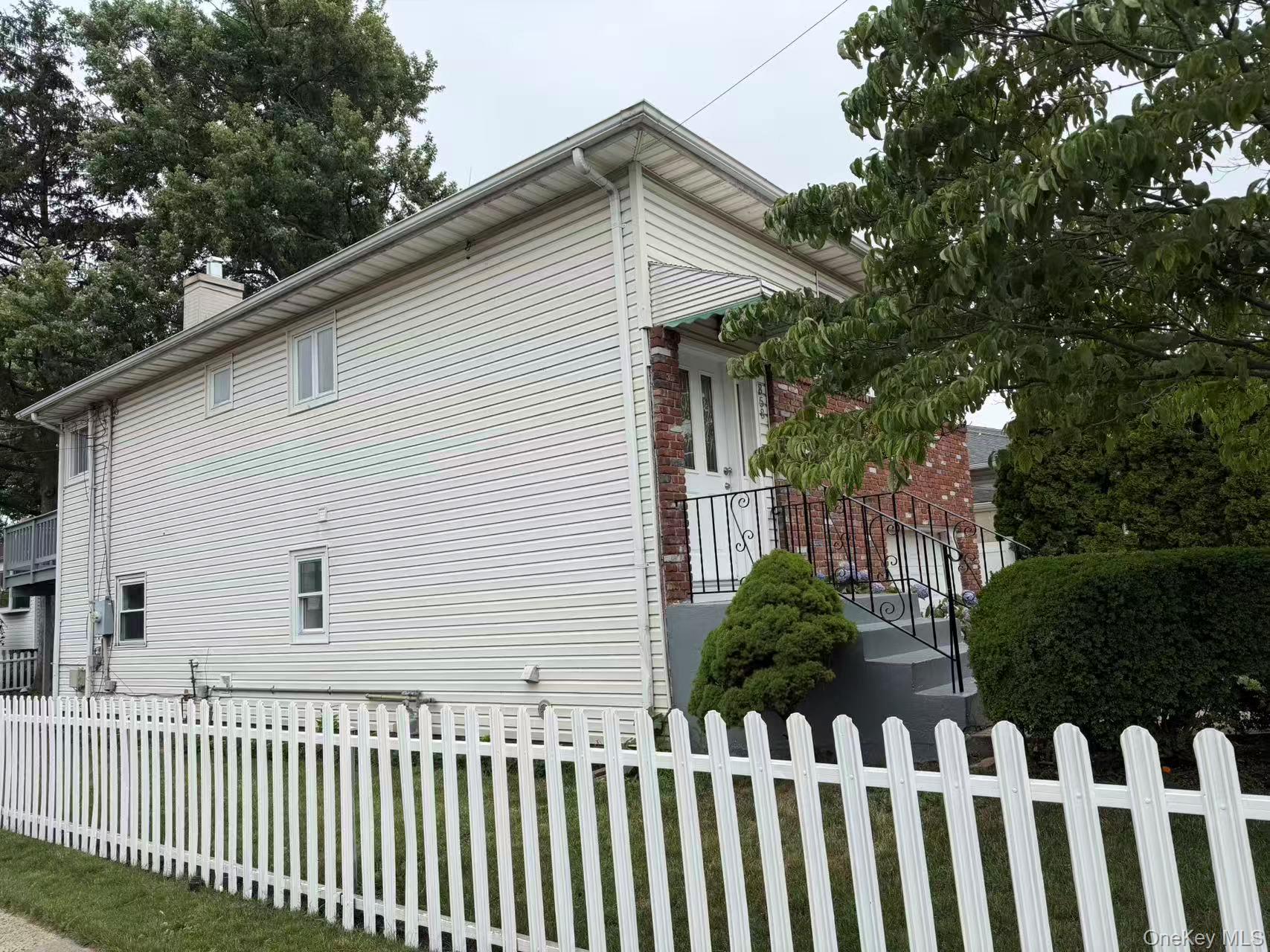 858 Oliver Avenue – For Sale photo 36