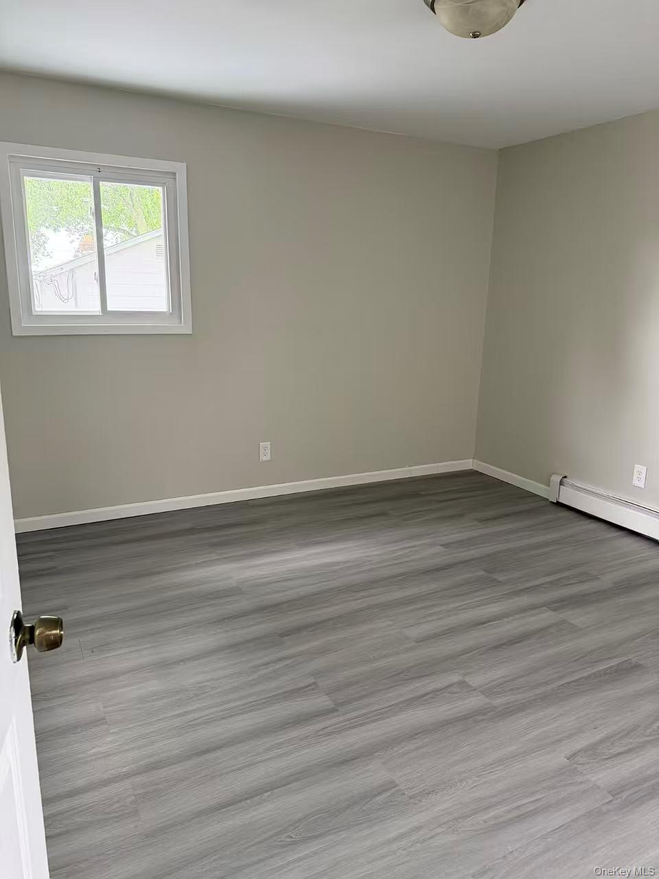 858 Oliver Avenue – For Sale photo 21
