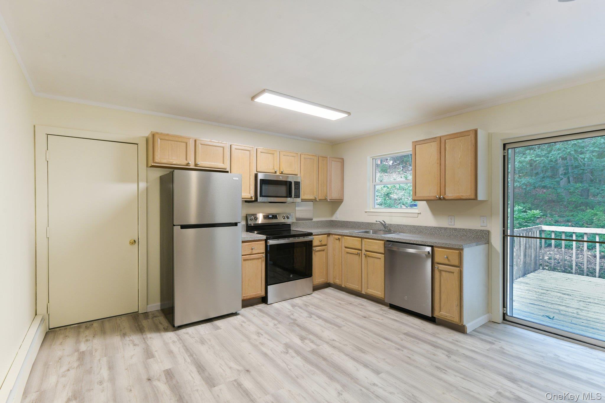 22 Red Maple Road – For Sale photo 8