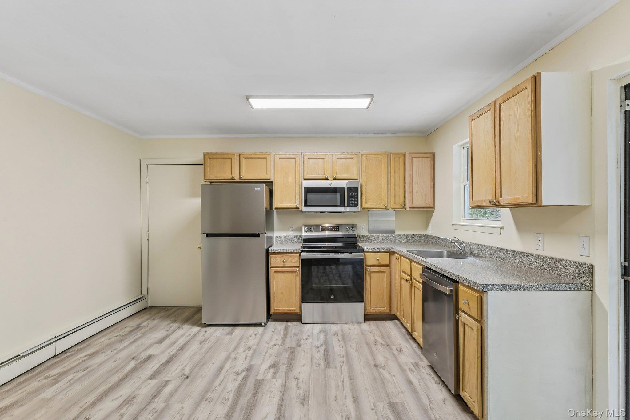 22 Red Maple Road – For Sale photo 9