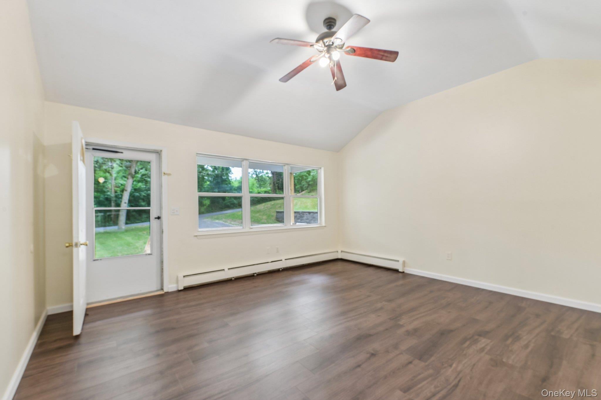 22 Red Maple Road – For Sale photo 7