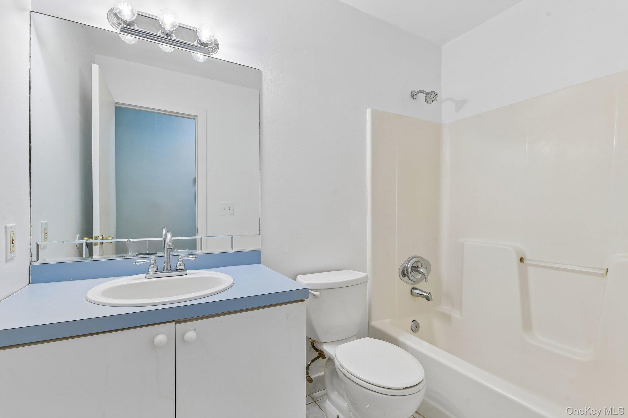 22 Red Maple Road – For Sale photo 15