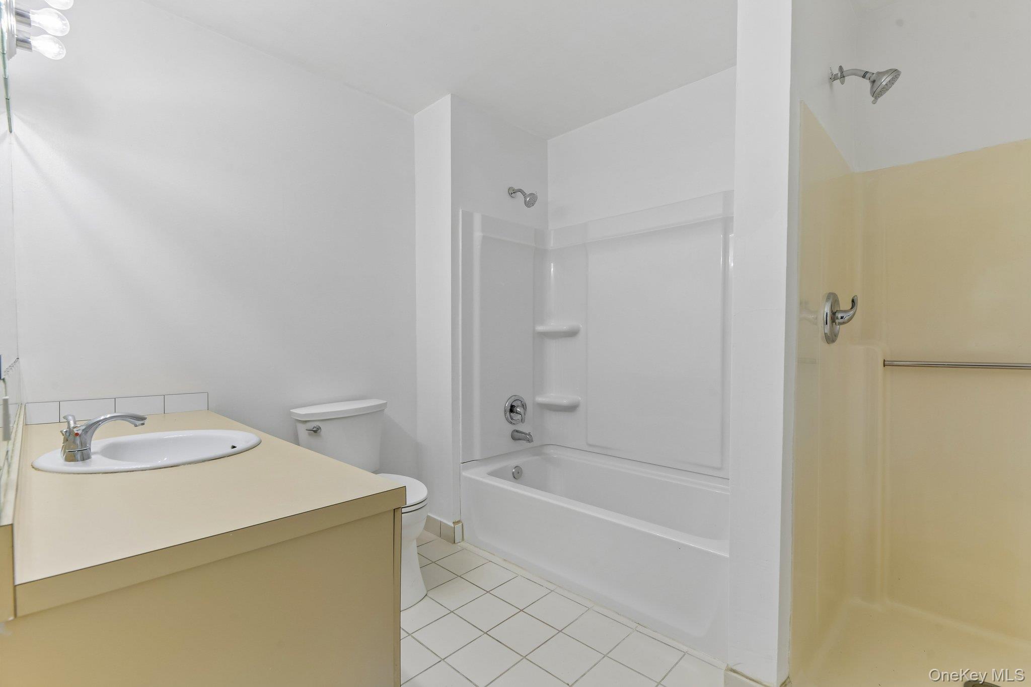 22 Red Maple Road – For Sale photo 23