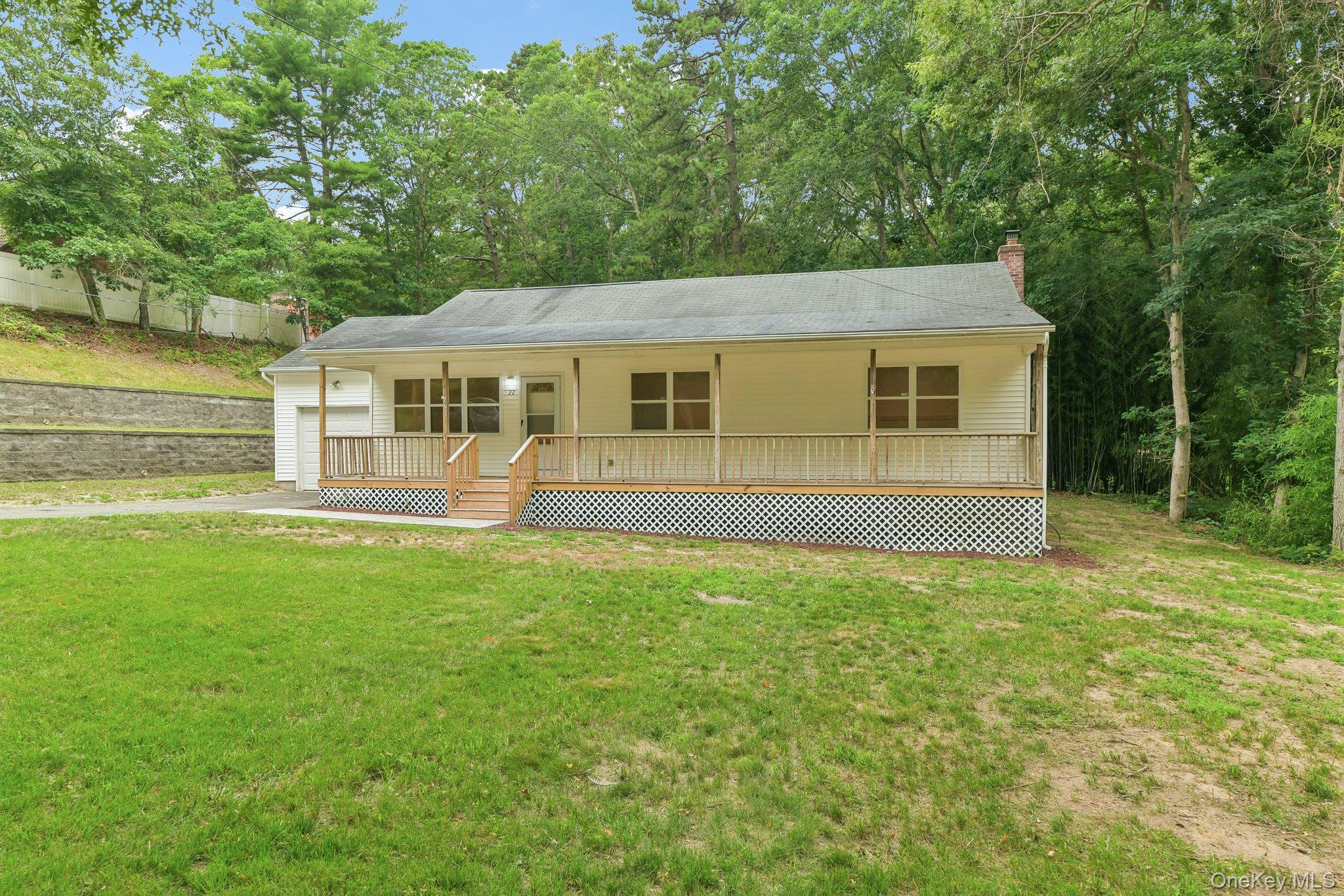 22 Red Maple Road – For Sale photo 3