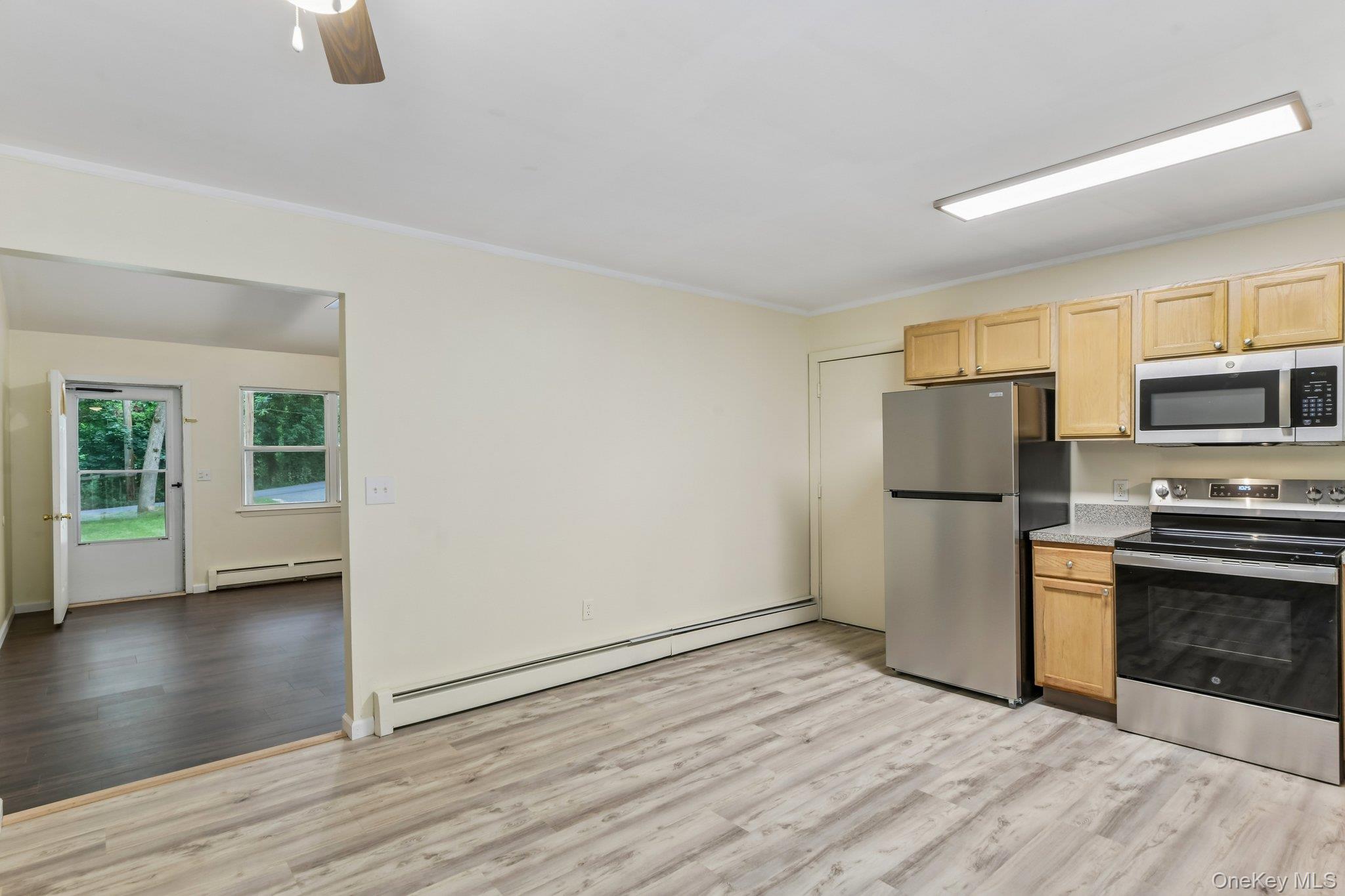 22 Red Maple Road – For Sale photo 11