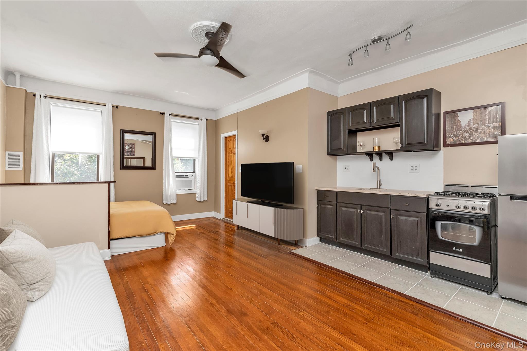 160-15 Powells Cove Boulevard, Unit A1 photo 2