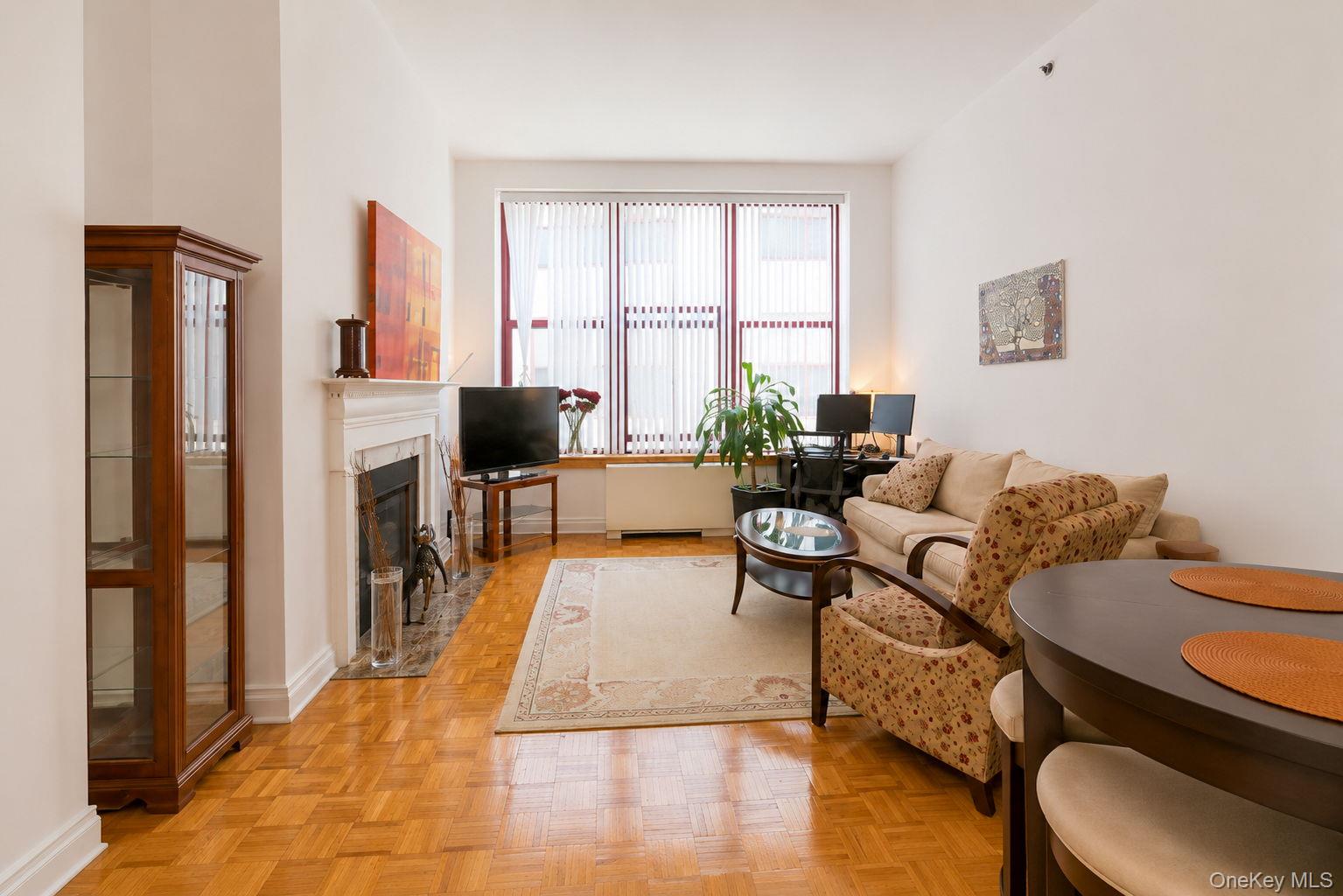 1 Scarsdale Road, Unit 409 photo 8