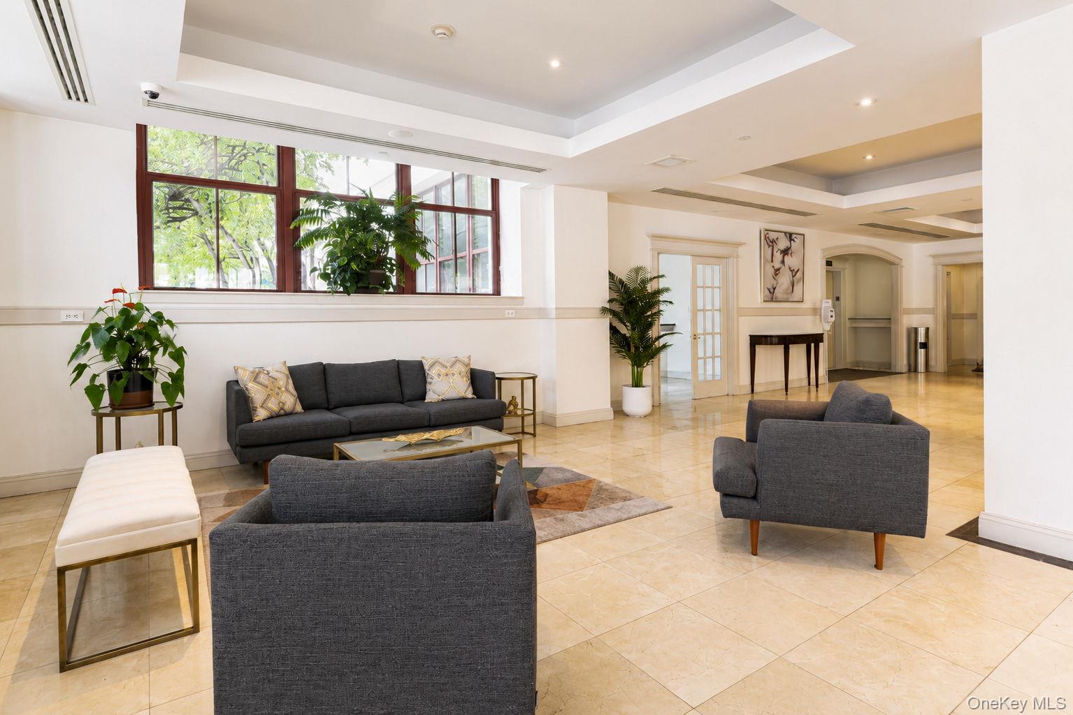 1 Scarsdale Road, Unit 409 photo 3