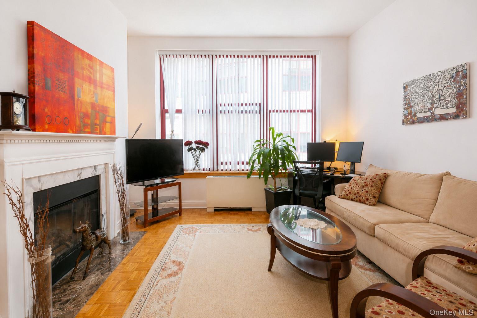 1 Scarsdale Road, Unit 409 photo 9