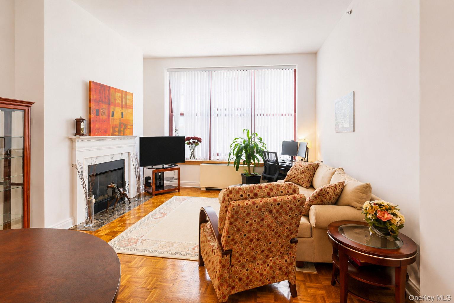 1 Scarsdale Road, Unit 409 photo 7