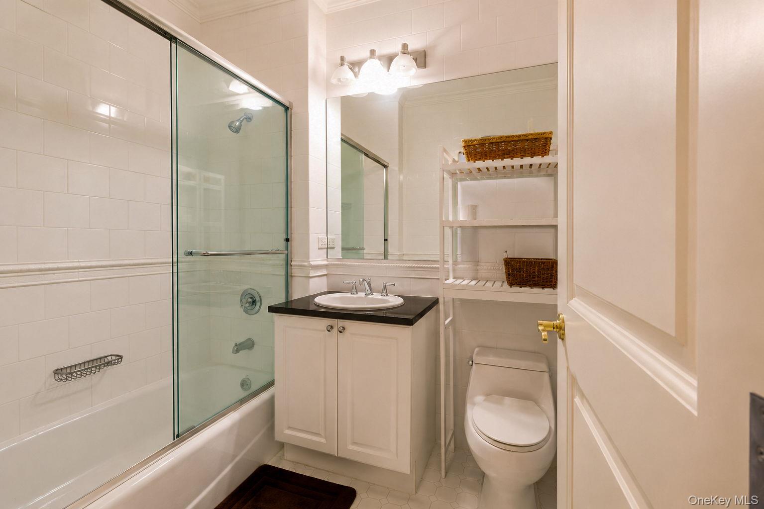 1 Scarsdale Road, Unit 409 photo 24