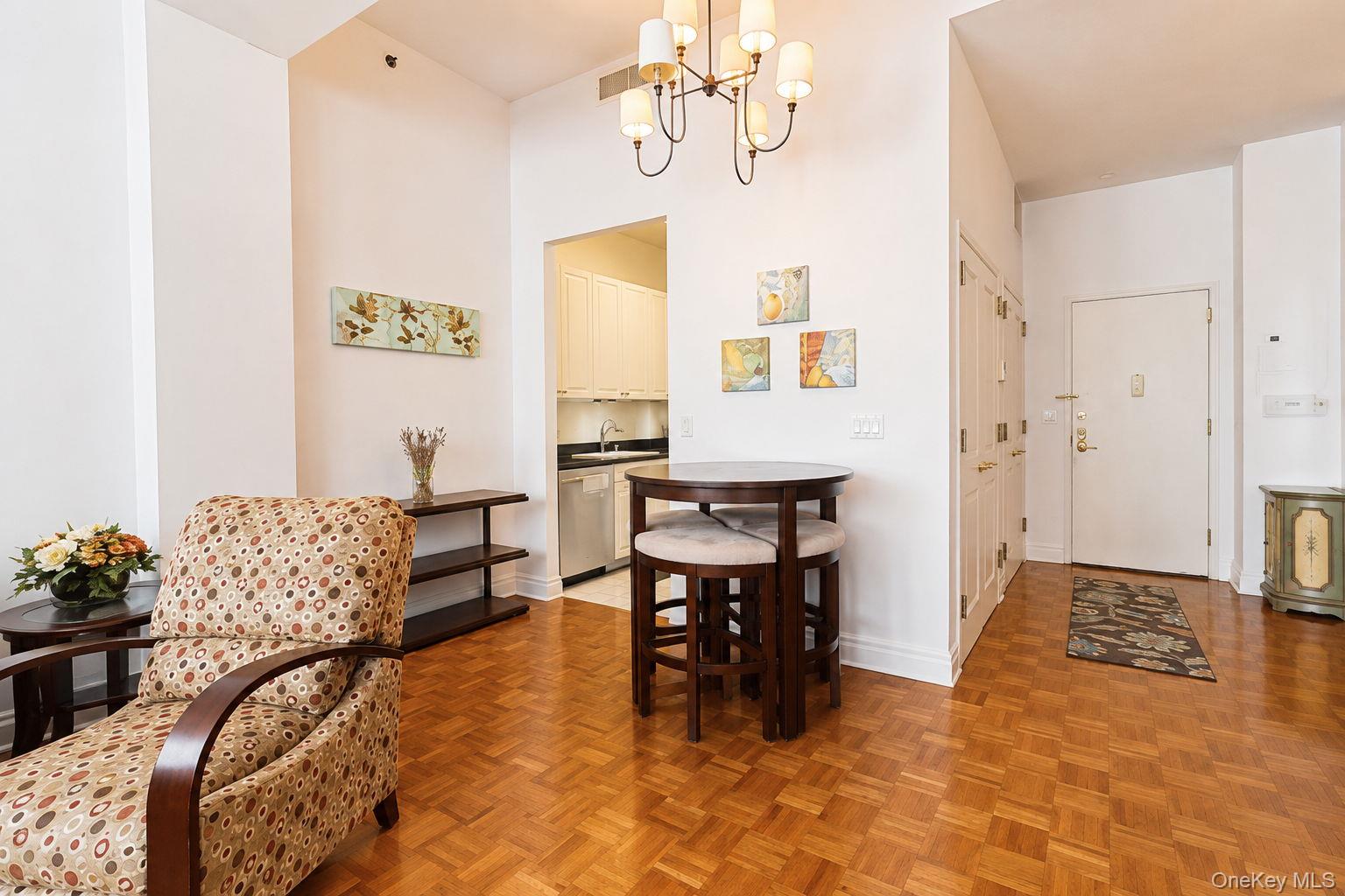 1 Scarsdale Road, Unit 409 photo 6