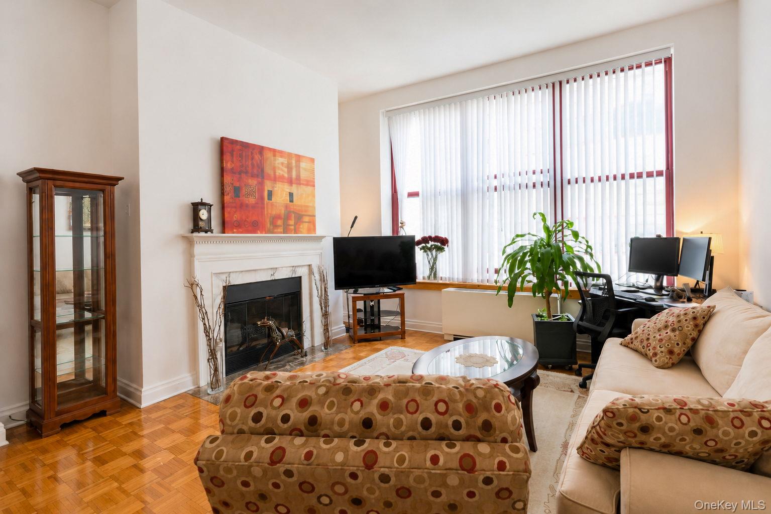 1 Scarsdale Road, Unit 409 photo 10