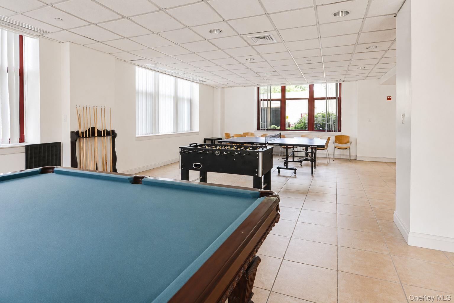 1 Scarsdale Road, Unit 409 photo 33