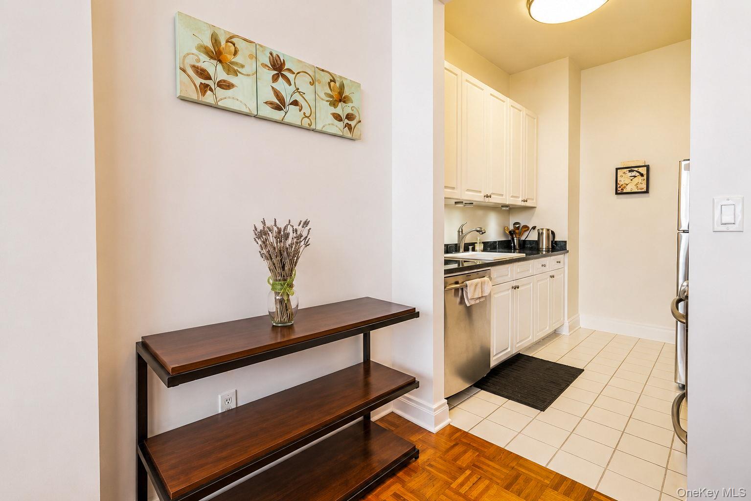 1 Scarsdale Road, Unit 409 photo 17