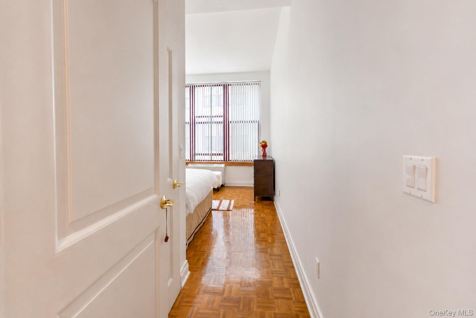 1 Scarsdale Road, Unit 409 photo 11