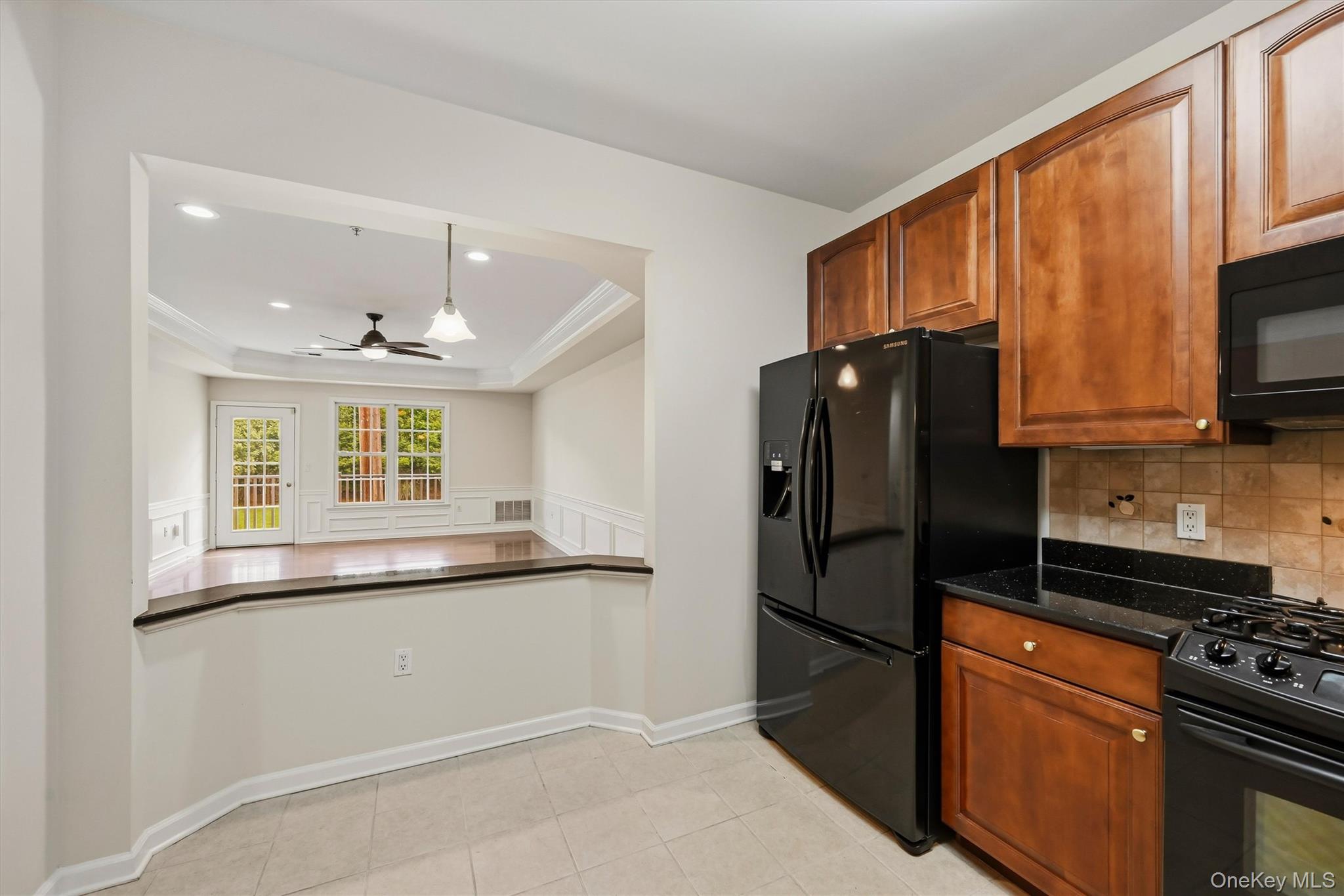 30 N De Baun Avenue, Unit 203 photo 8