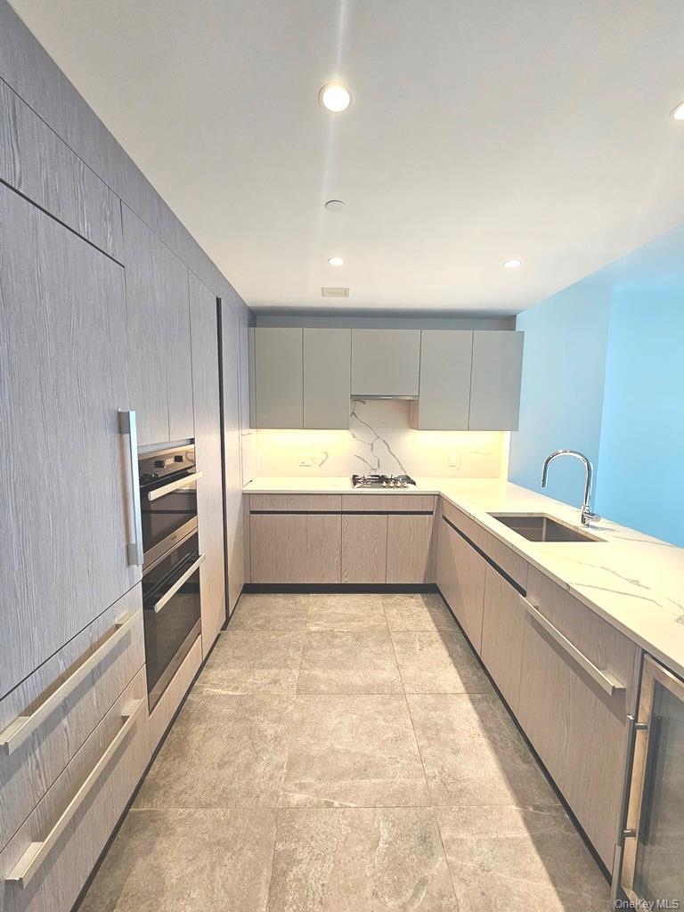 133-36 37th Avenue, Unit 5F photo 3