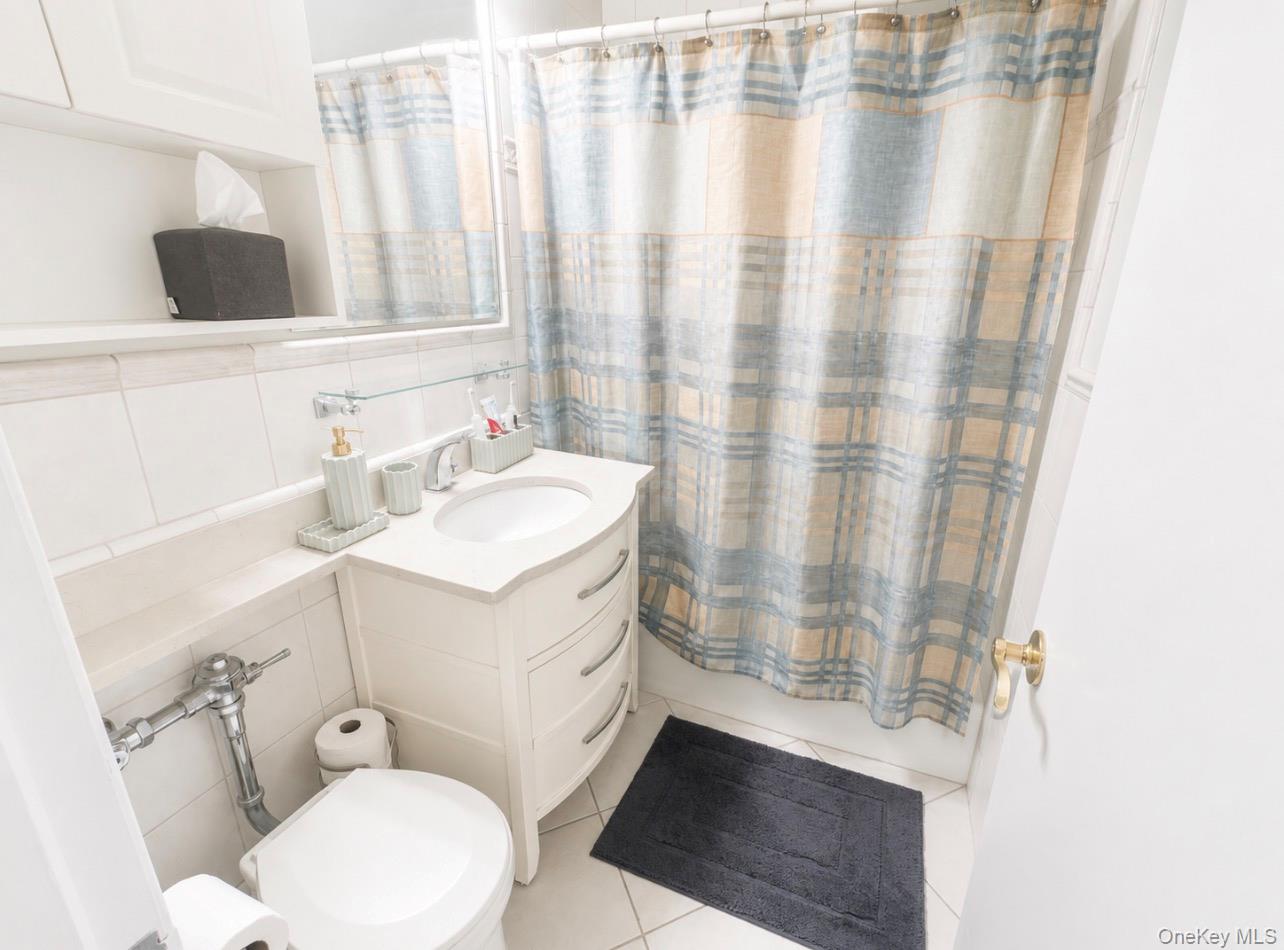 209-10 41st Ave, Unit 3N photo 9