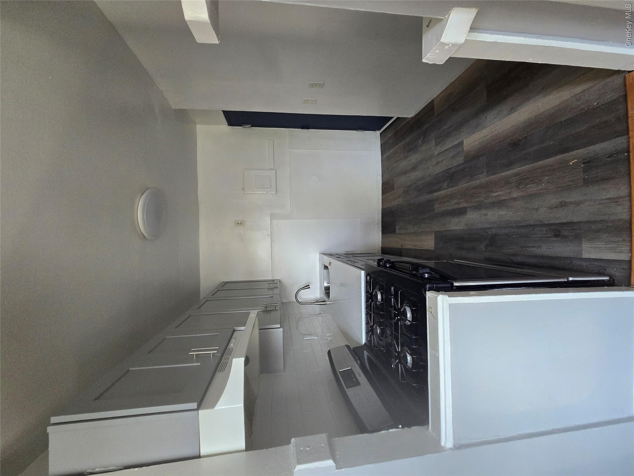 116-19 Supthin Boulevard, Unit 2 photo 2