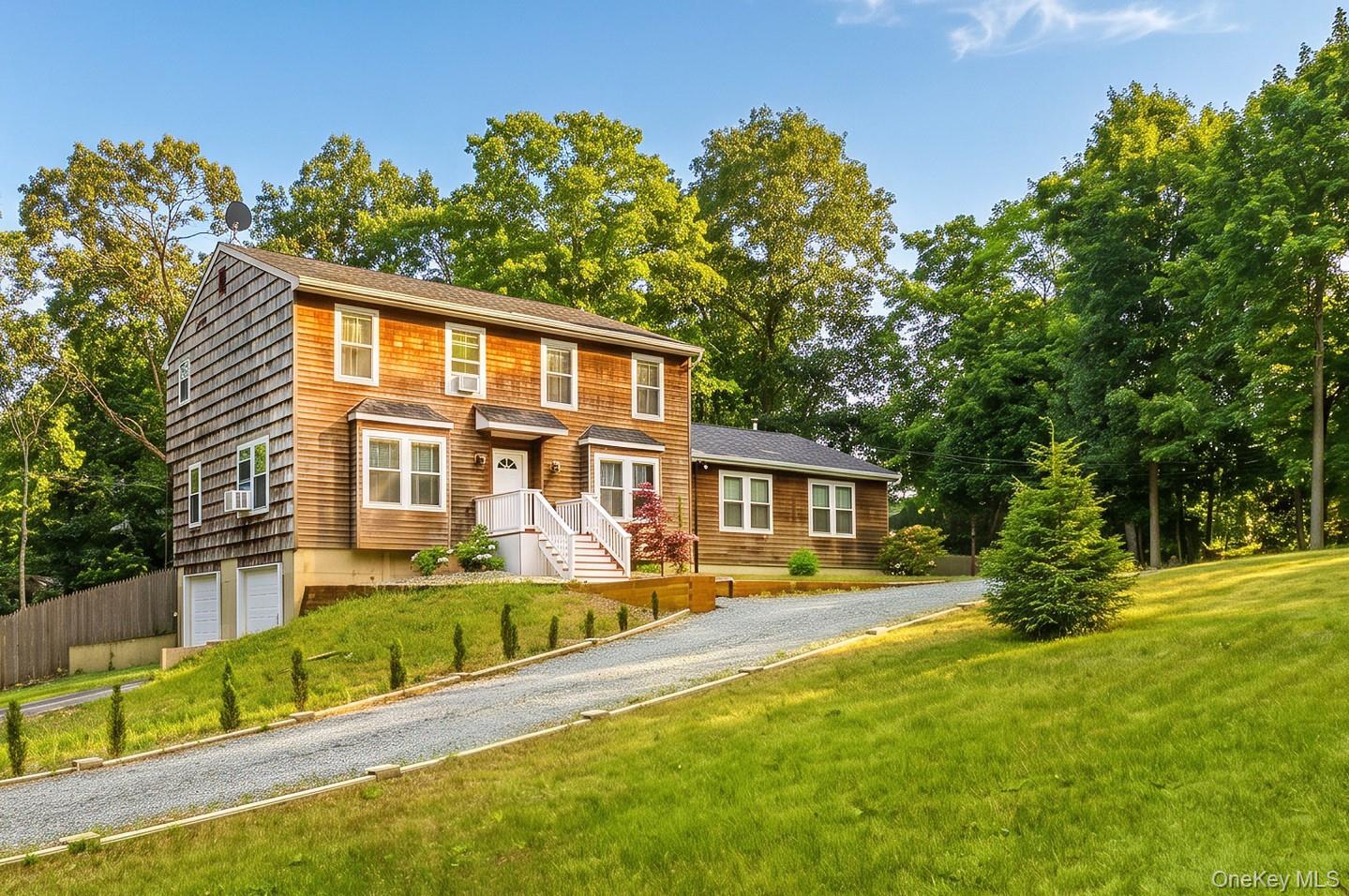370 S Country Road – For Sale photo 2