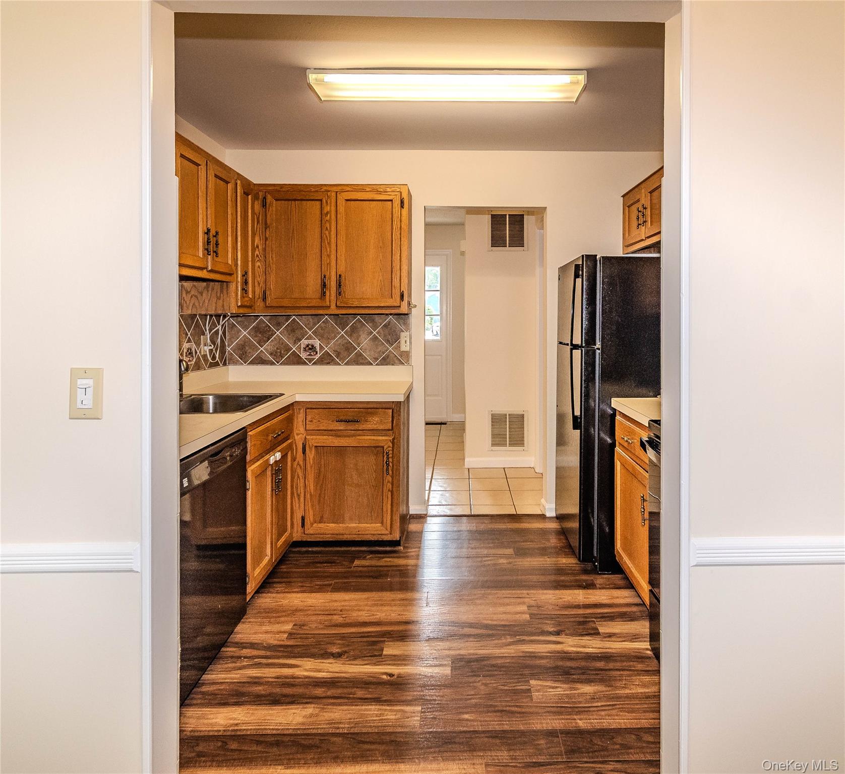 405 Bentley Court – For Sale photo 14