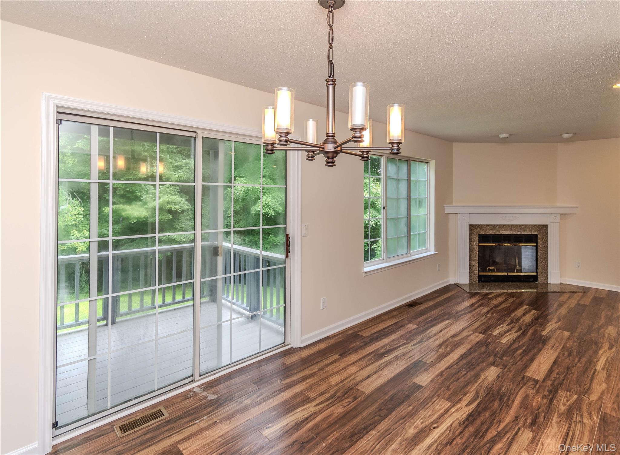 405 Bentley Court – For Sale photo 9