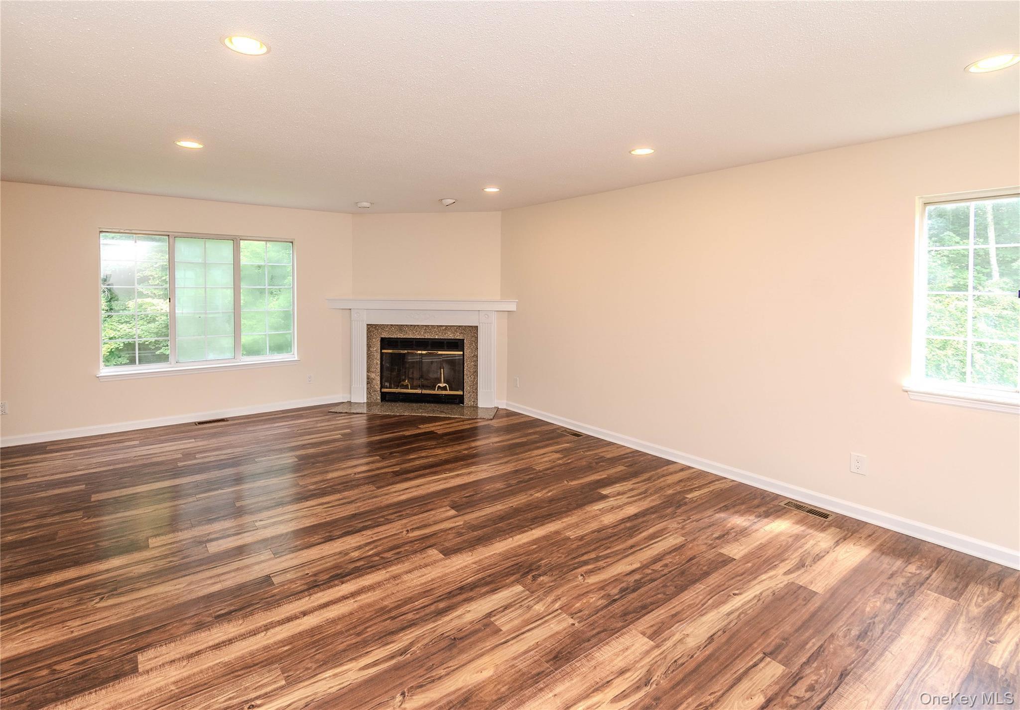 405 Bentley Court – For Sale photo 13
