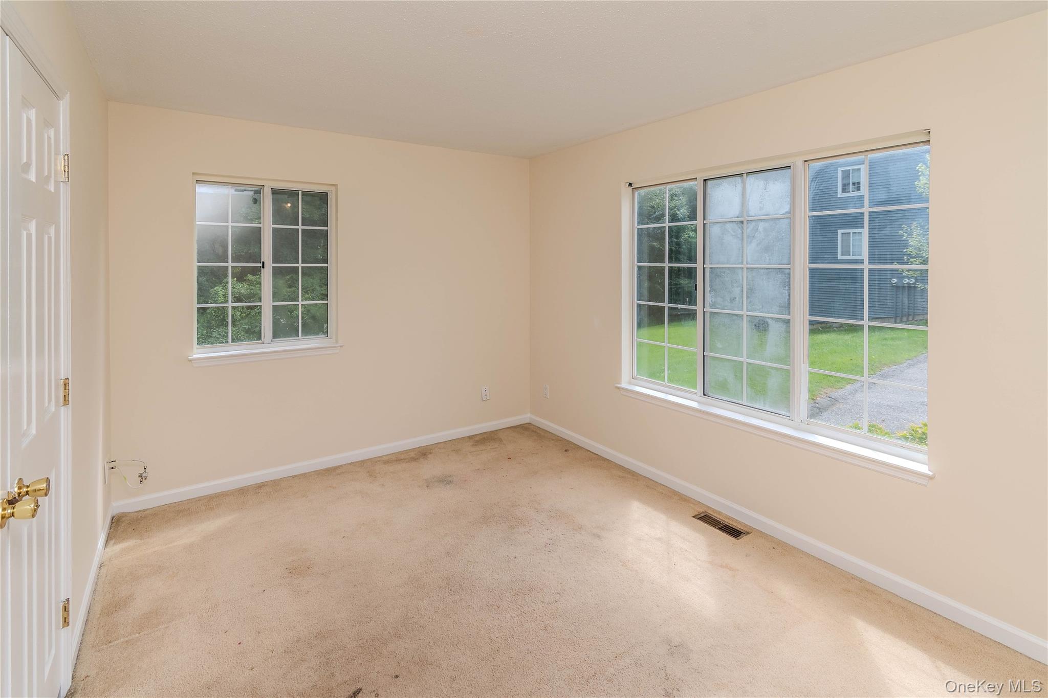 405 Bentley Court – For Sale photo 18