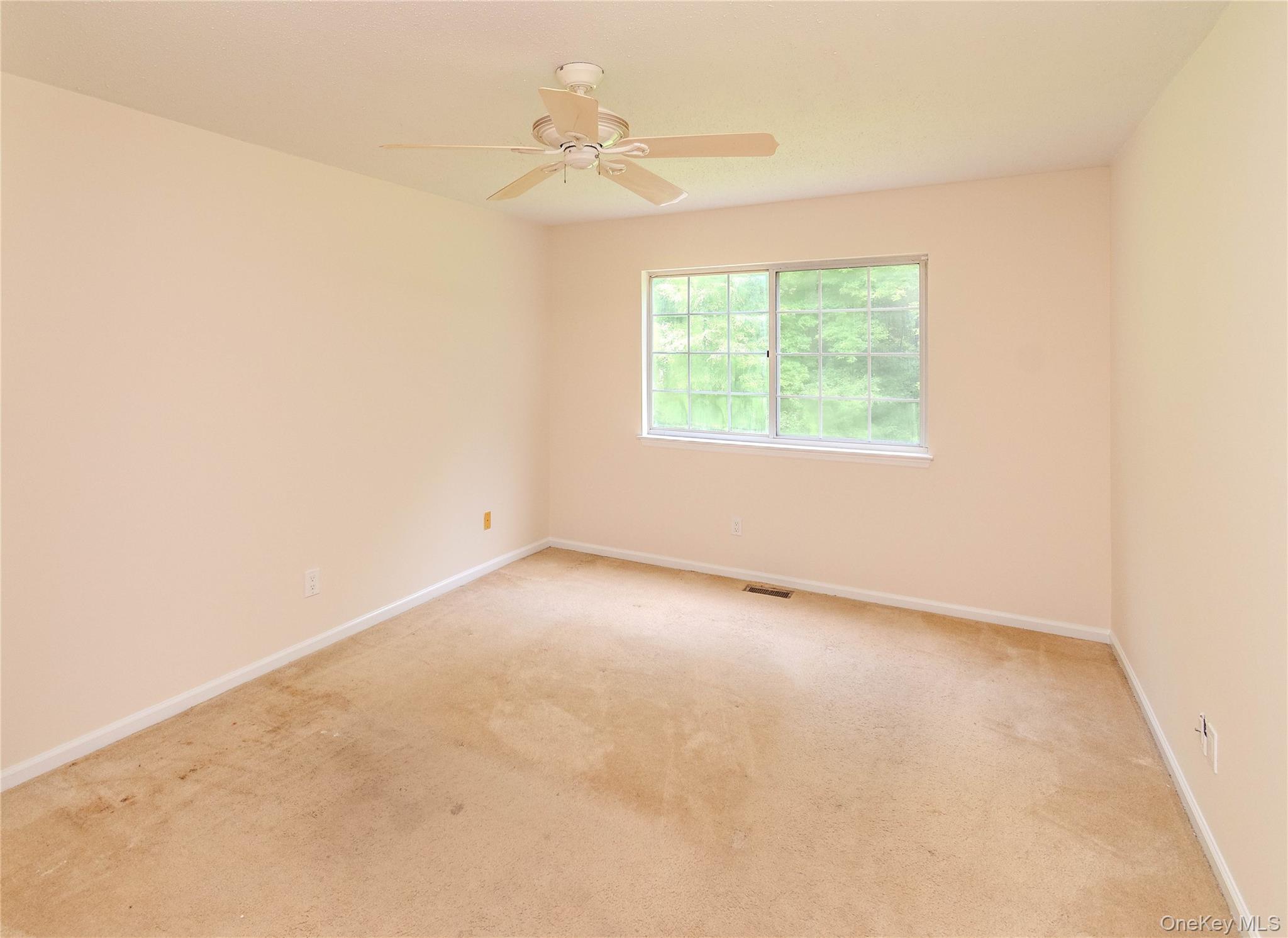 405 Bentley Court – For Sale photo 27
