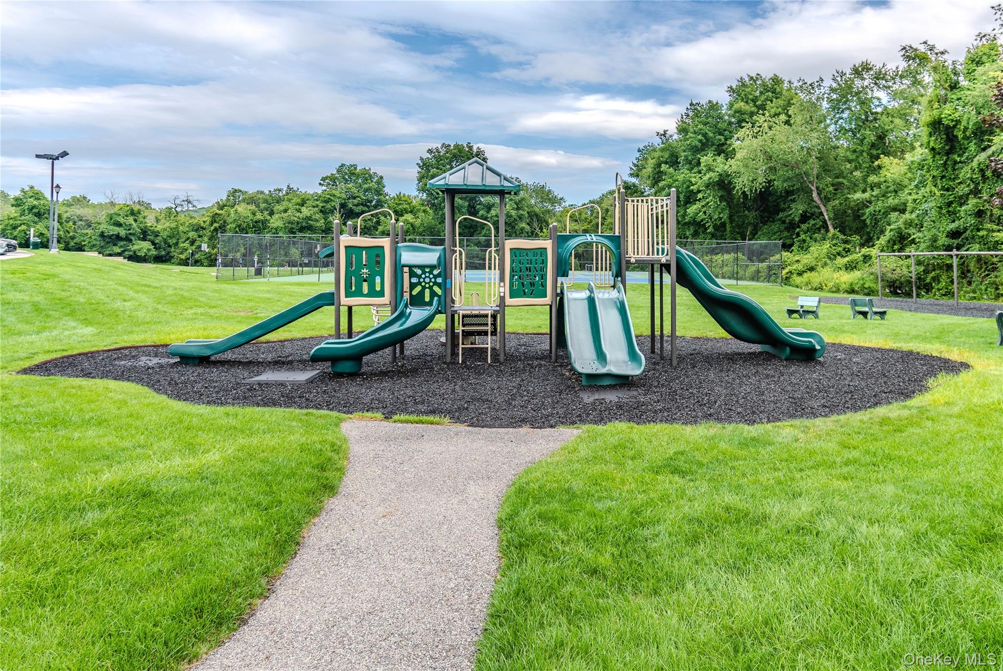 405 Bentley Court – For Sale photo 44